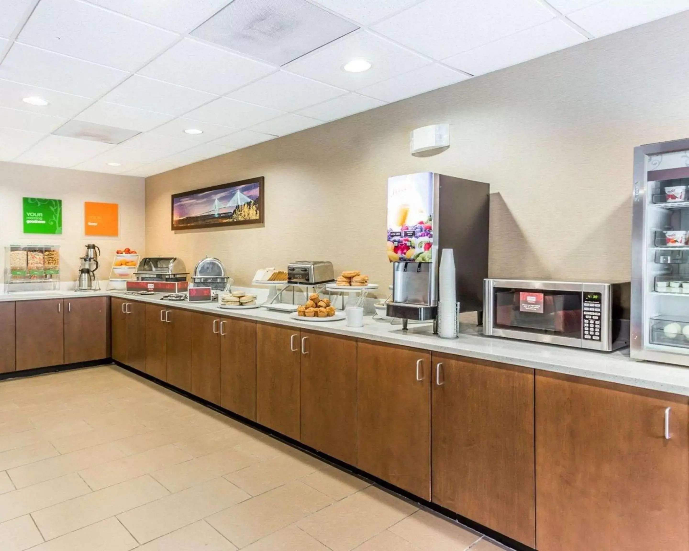 Restaurant/places to eat in Comfort Suites at Isle of Palms Connector Restaurant/places to eat in Comfort Suites at Isle of Palms Connector