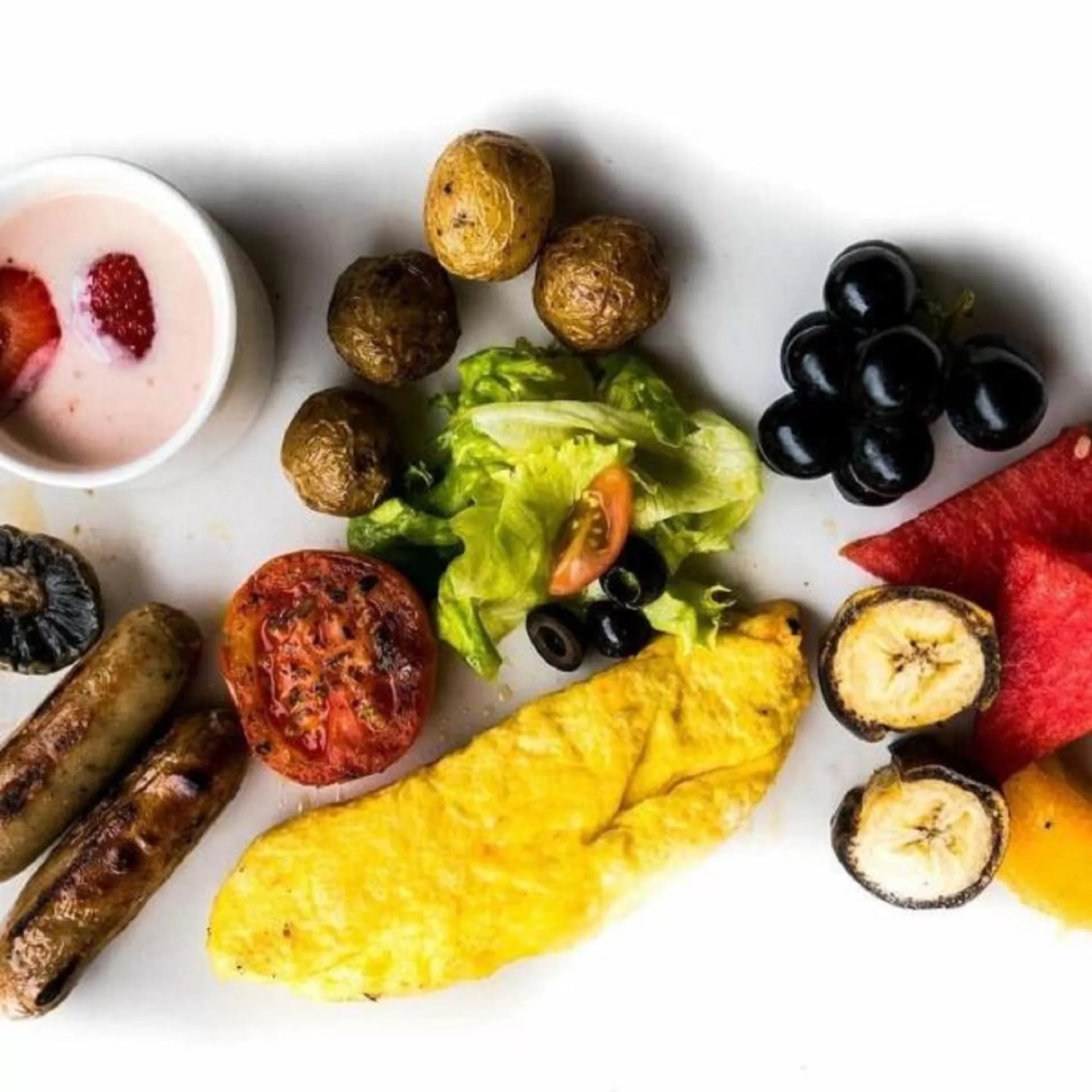 Food and drinks in Zest Legian by Swiss-Belhotel International