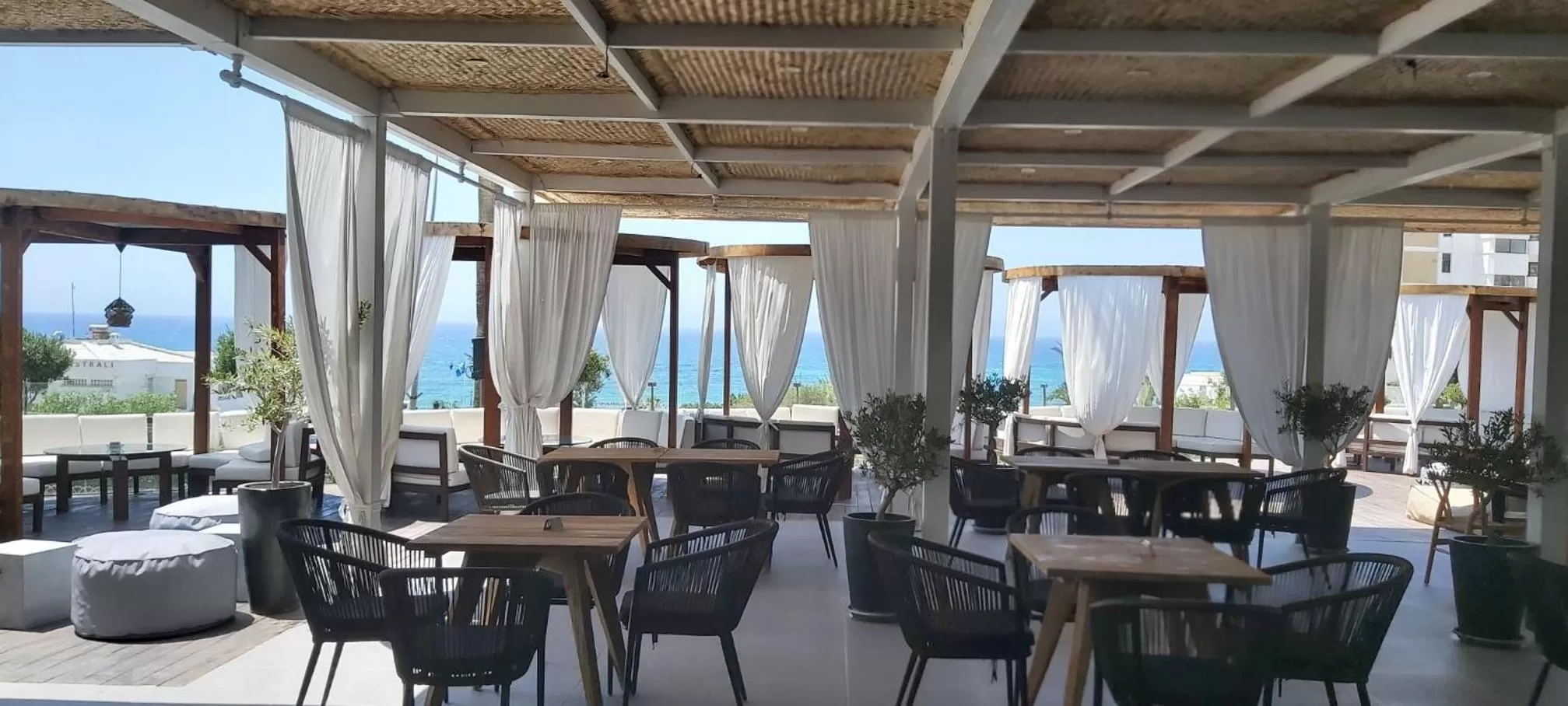 Restaurant/places to eat in Napa Mermaid Hotel & Suites