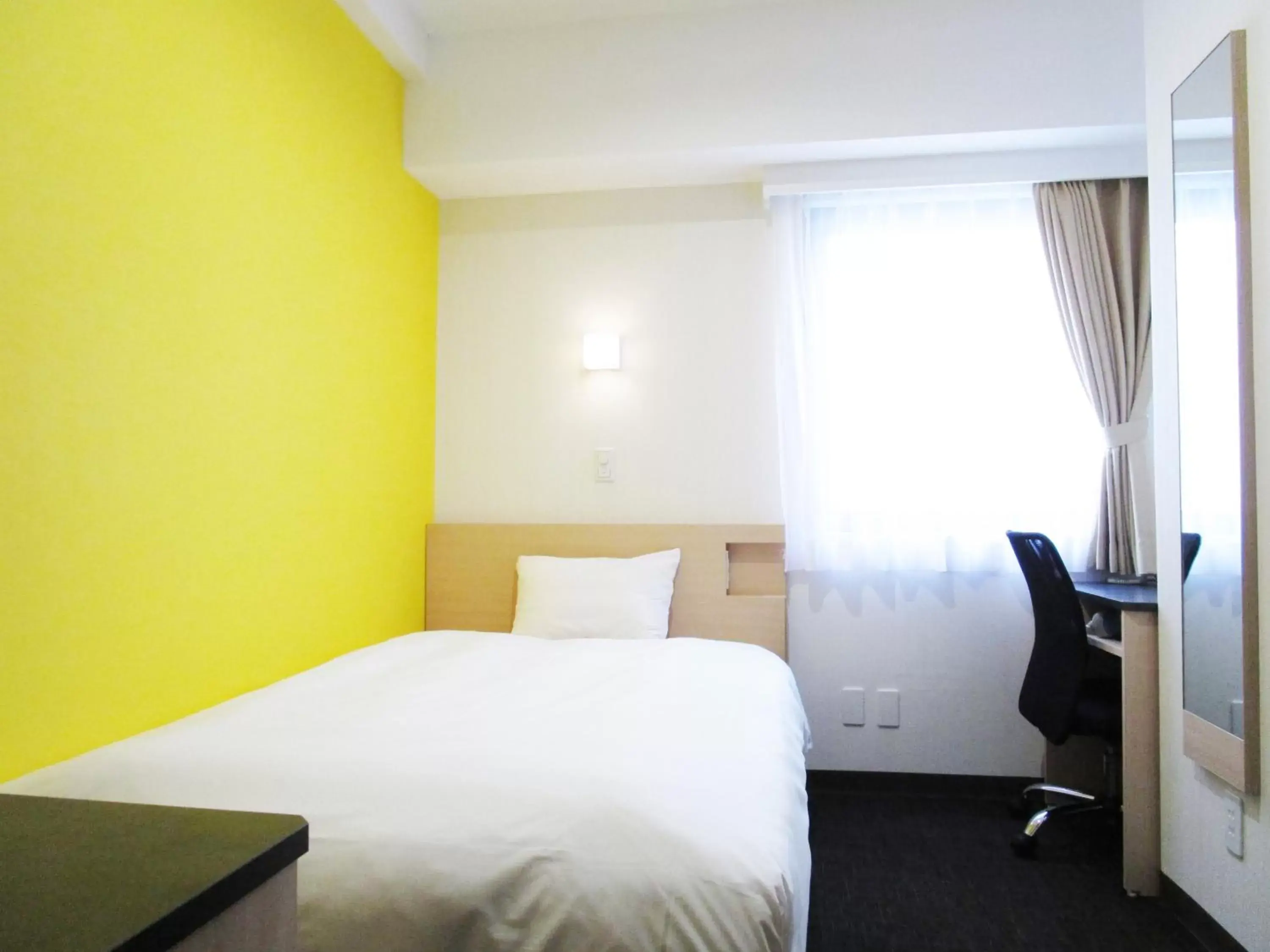 Photo of the whole room, Bed in Smile Hotel Utsunomiya Higashiguchi Photo of the whole room, Bed in Smile Hotel Utsunomiya Higashiguchi