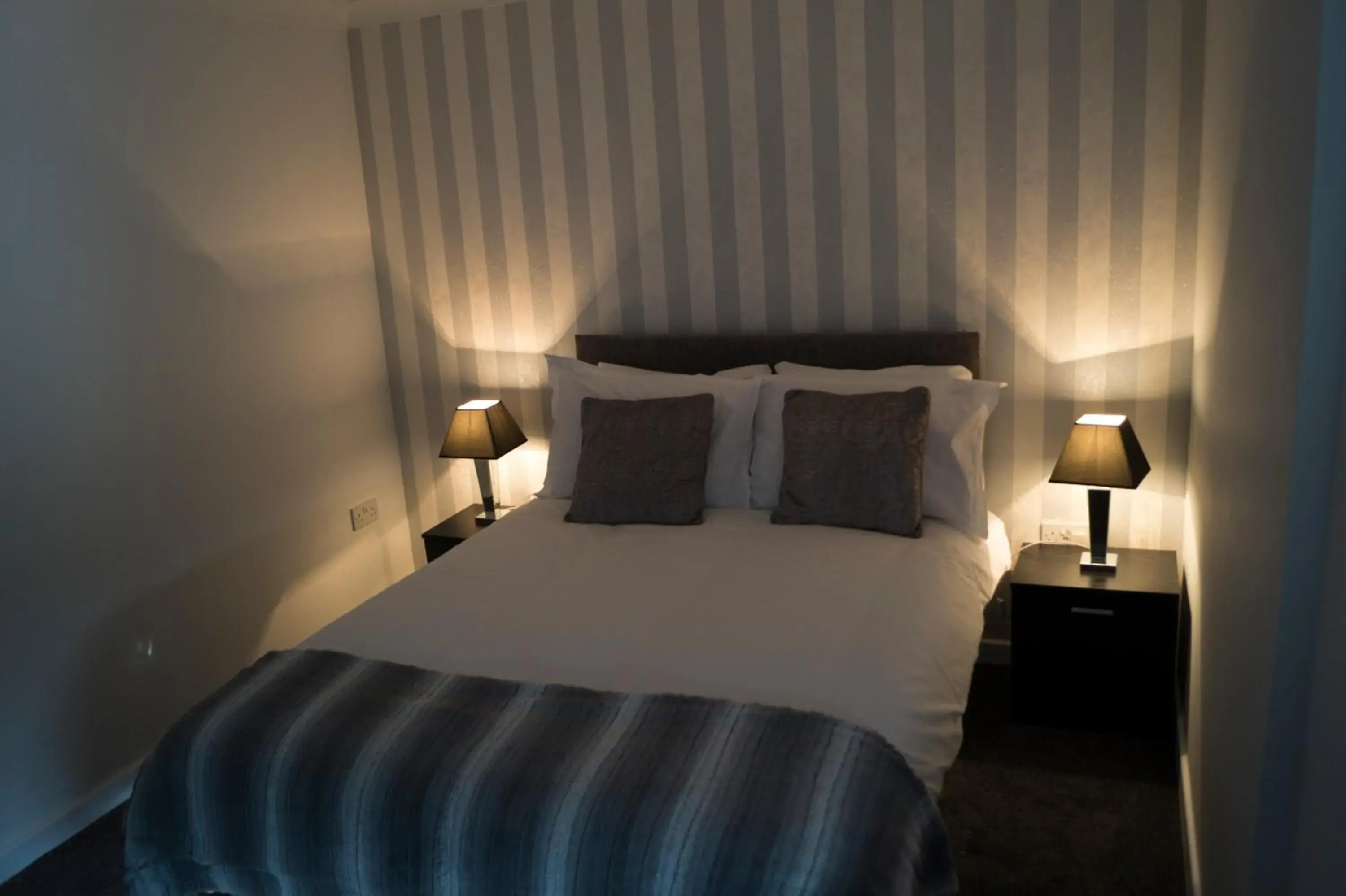 Bedroom, Bed in Kirks Korner Motel