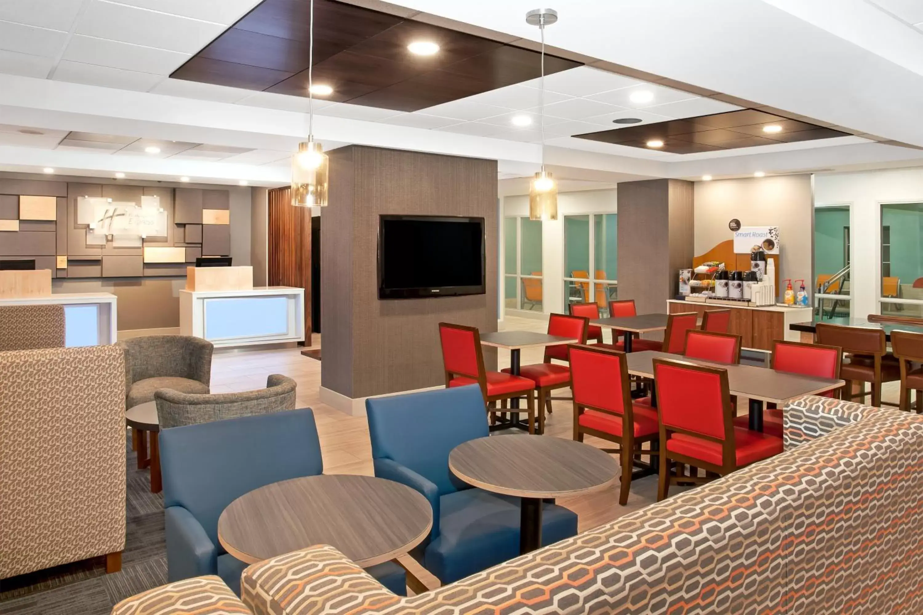 Property building, Lounge/Bar in Holiday Inn Express Haskell-Wayne Area, an IHG Hotel