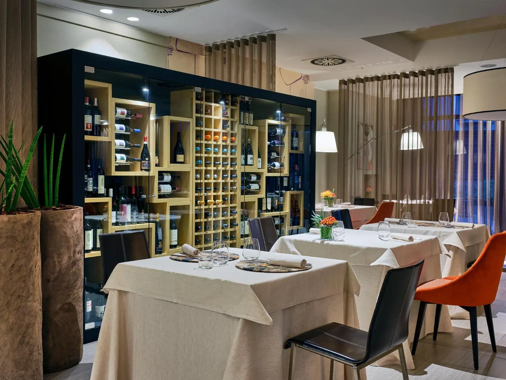 Restaurant/Places to Eat in Winter Garden Hotel Bergamo Airport
