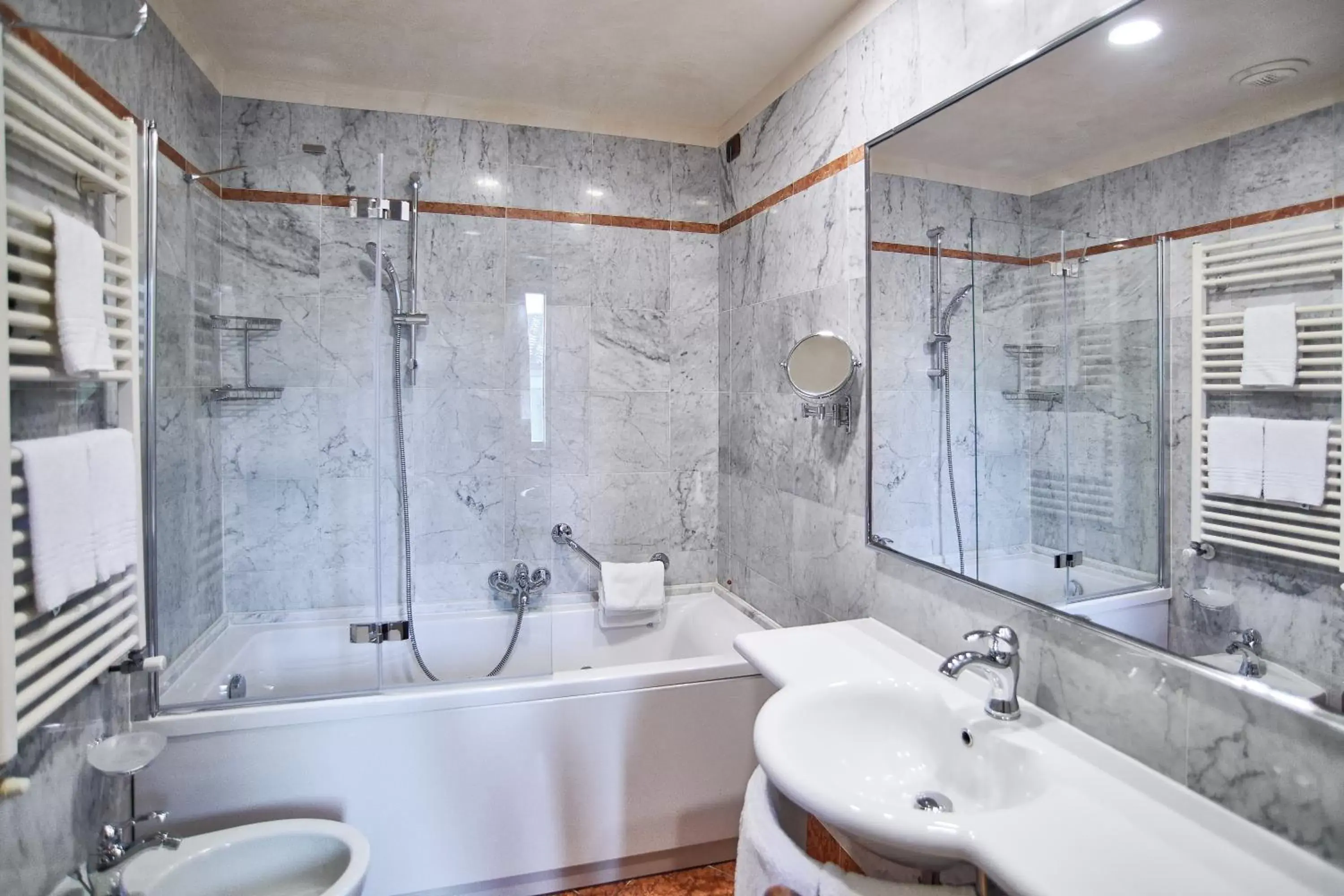 Bathroom in Hotel Adler Cavalieri