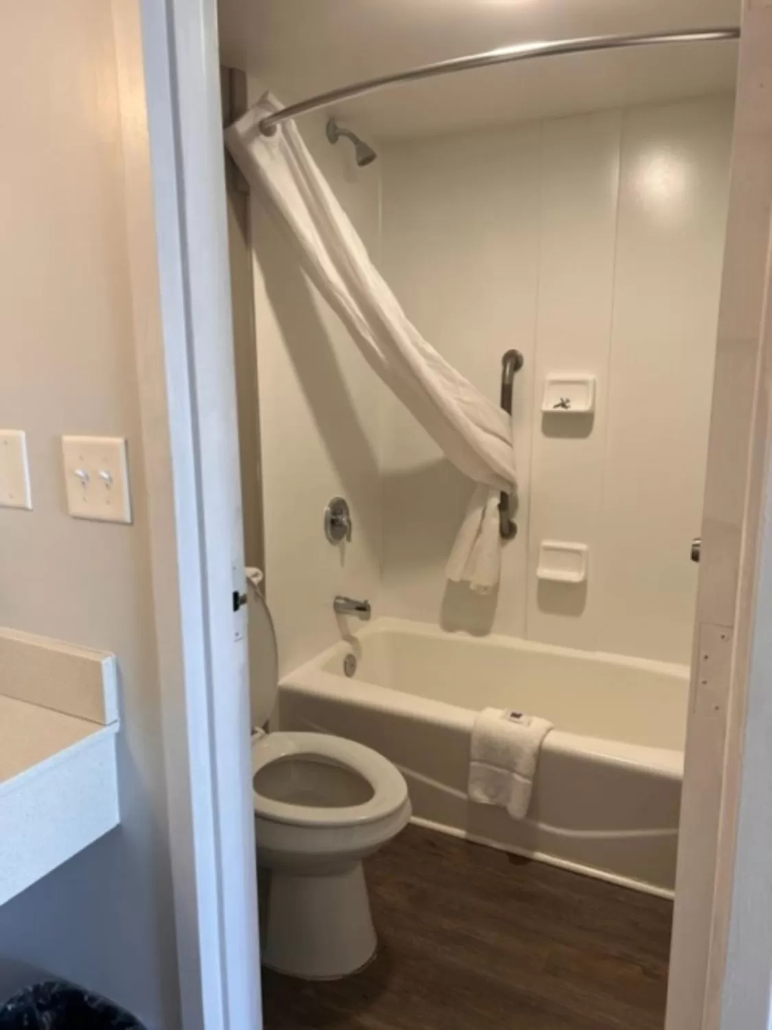 Bathroom in Dublin Inn and Suites