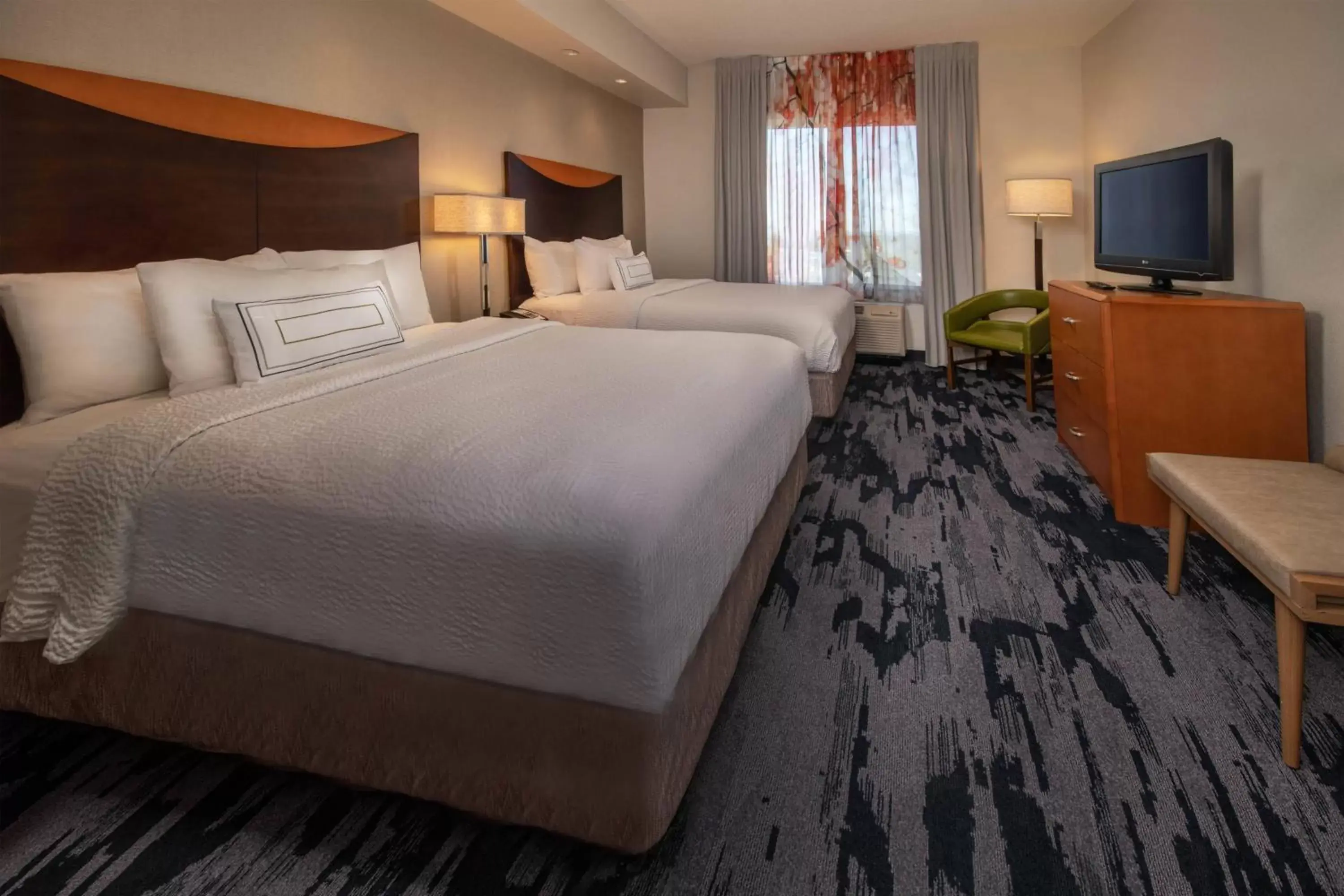 Bedroom, Bed in Fairfield Inn and Suites by Marriott Harrisonburg