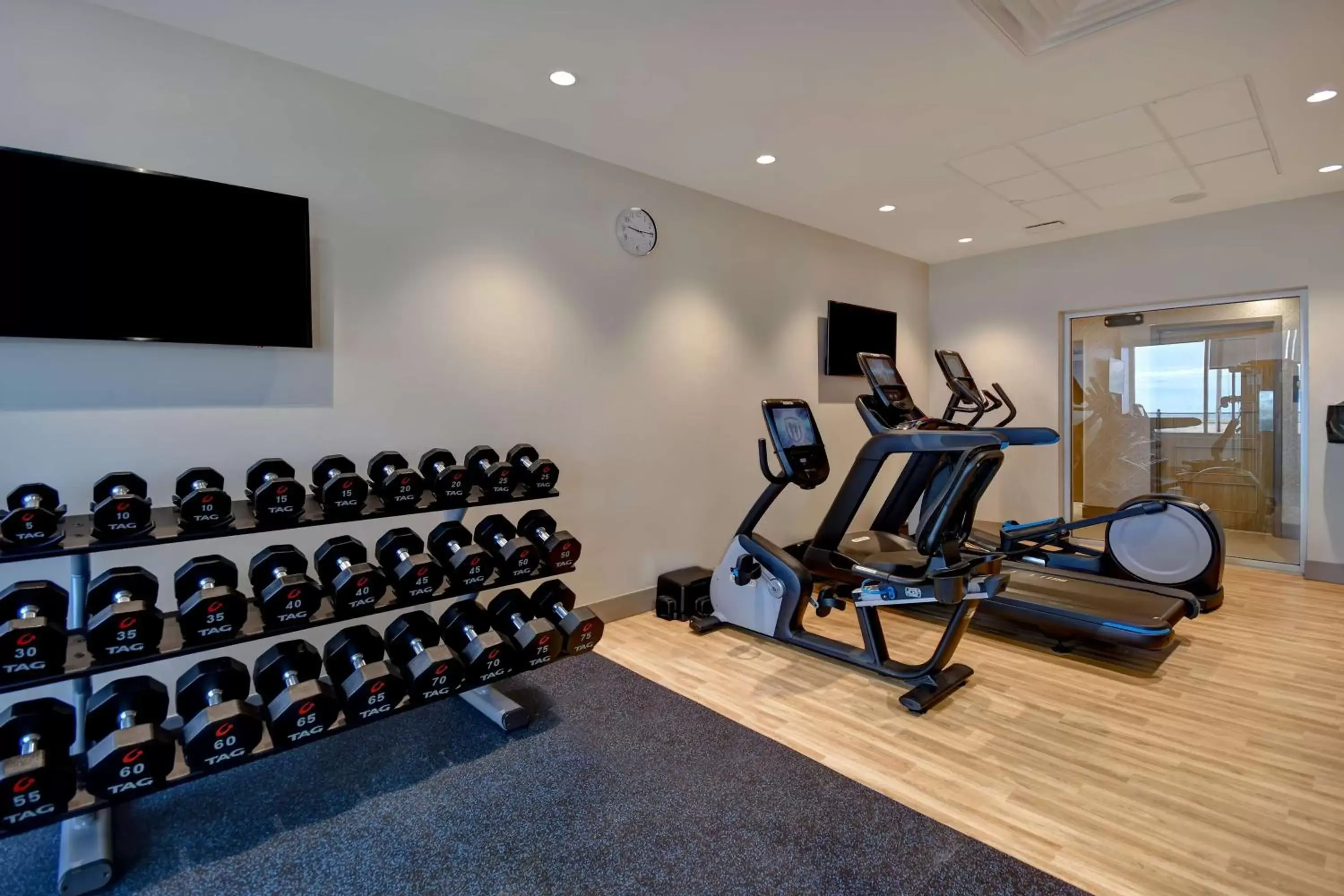 Fitness centre/facilities, Fitness Center/Facilities in DoubleTree by Hilton Oceanfront Virginia Beach