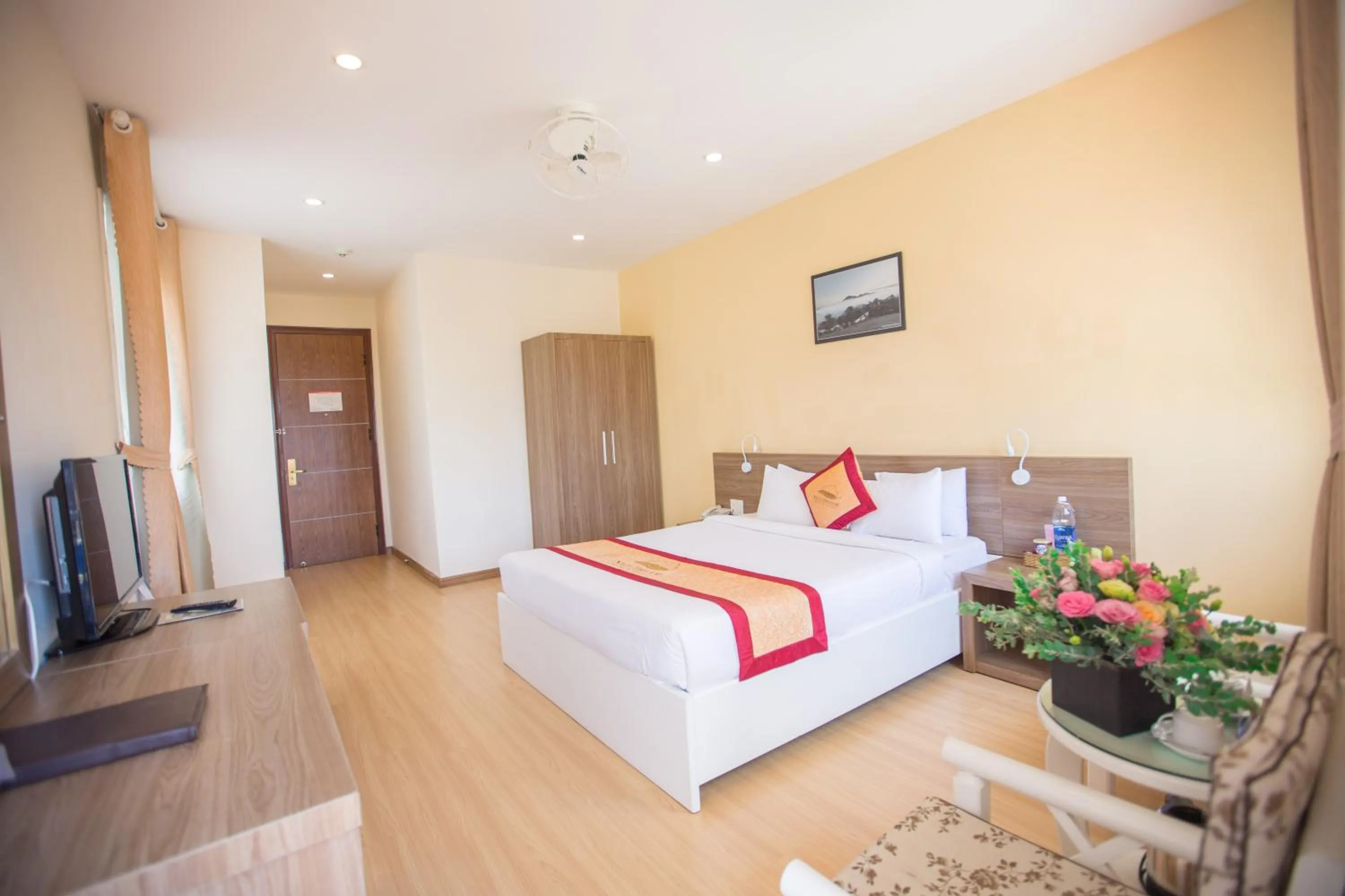 Photo of the whole room, Bed in Nice Dream Hotel