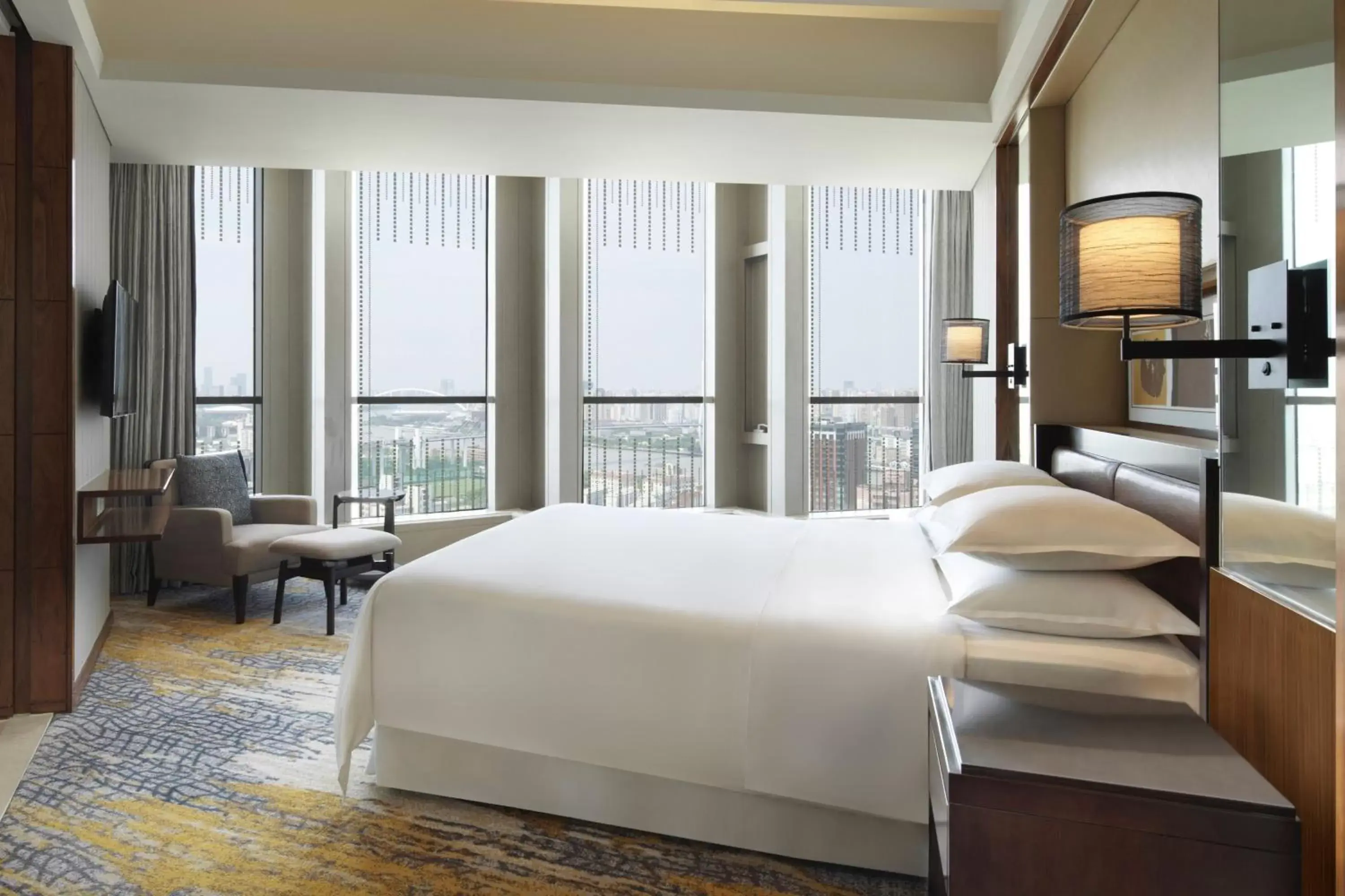 Bedroom in Sheraton Grand Shanghai Pudong Hotel & Residences