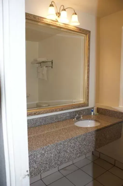 Bathroom in HWY Express Inn and Suites