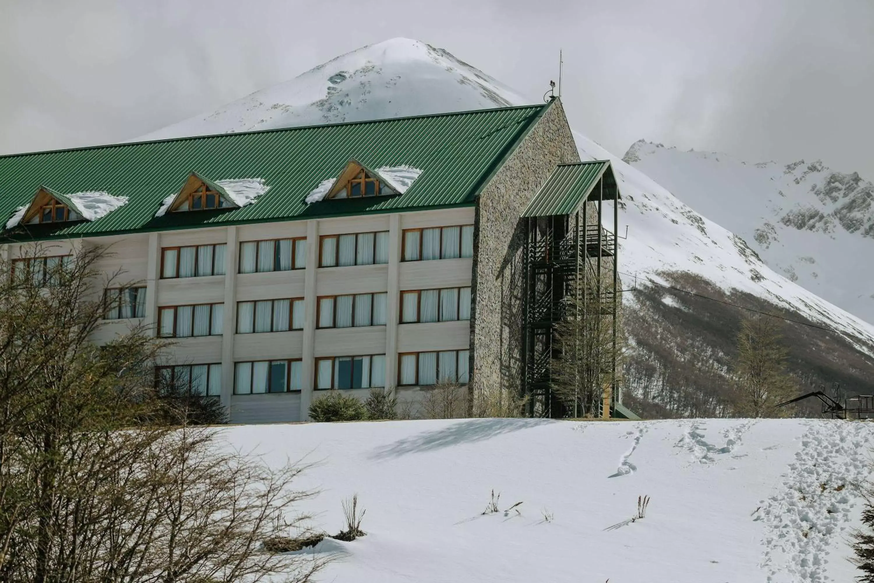 Property building, Winter in Wyndham Garden Ushuaia Hotel del Glaciar