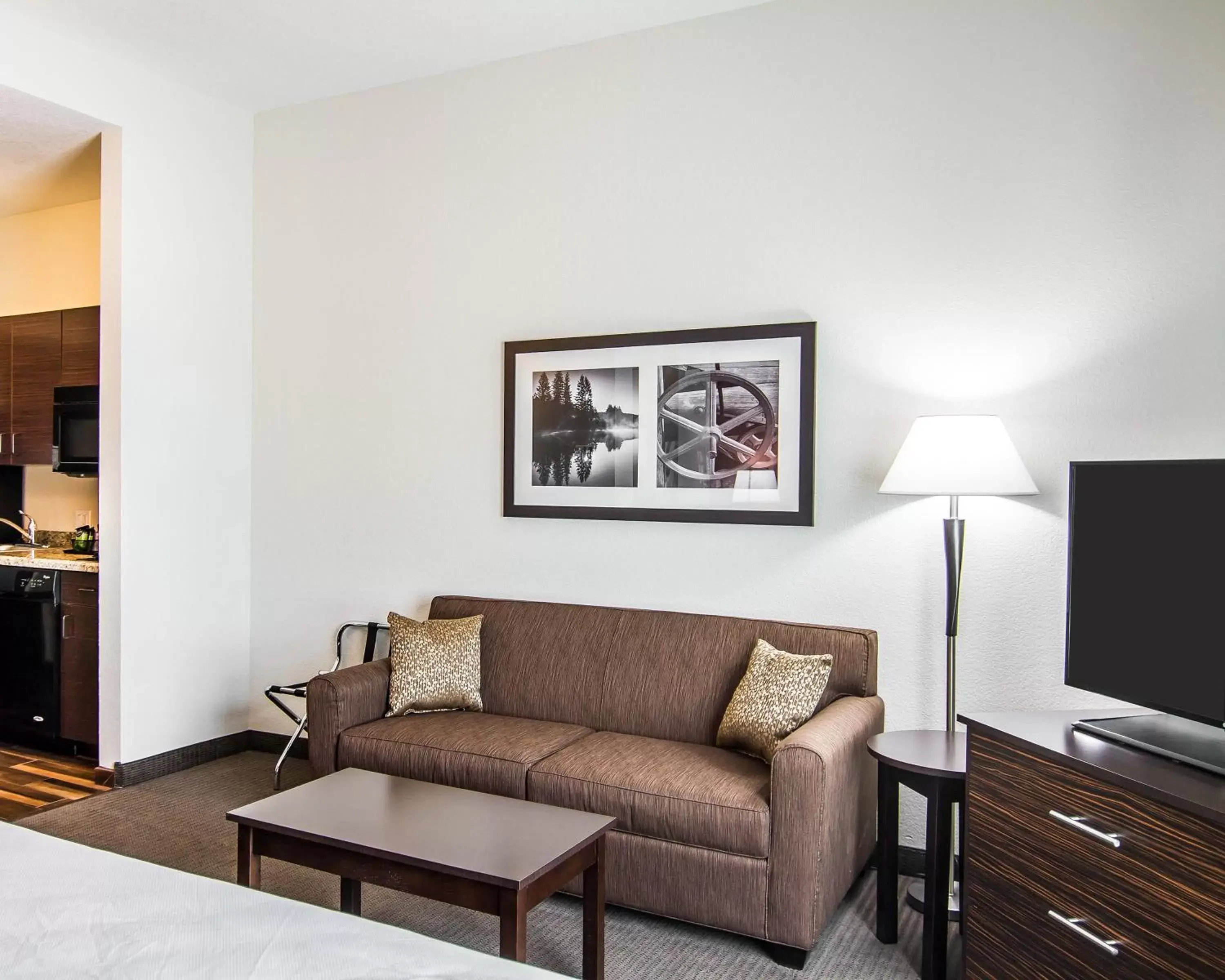 Living room, Seating Area in MainStay Suites Lufkin