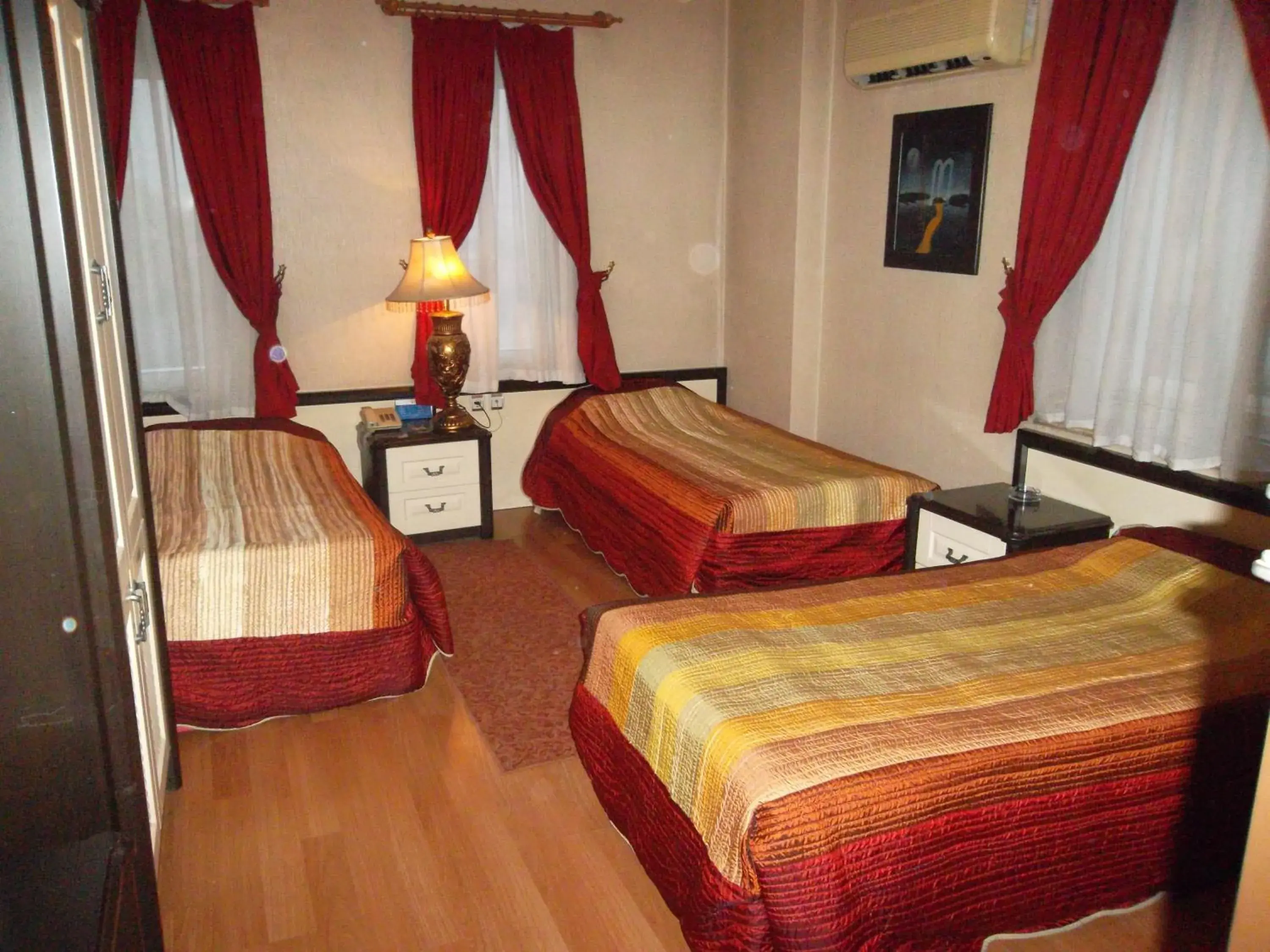 Photo of the whole room, Bed in Kucuk Velic Hotel