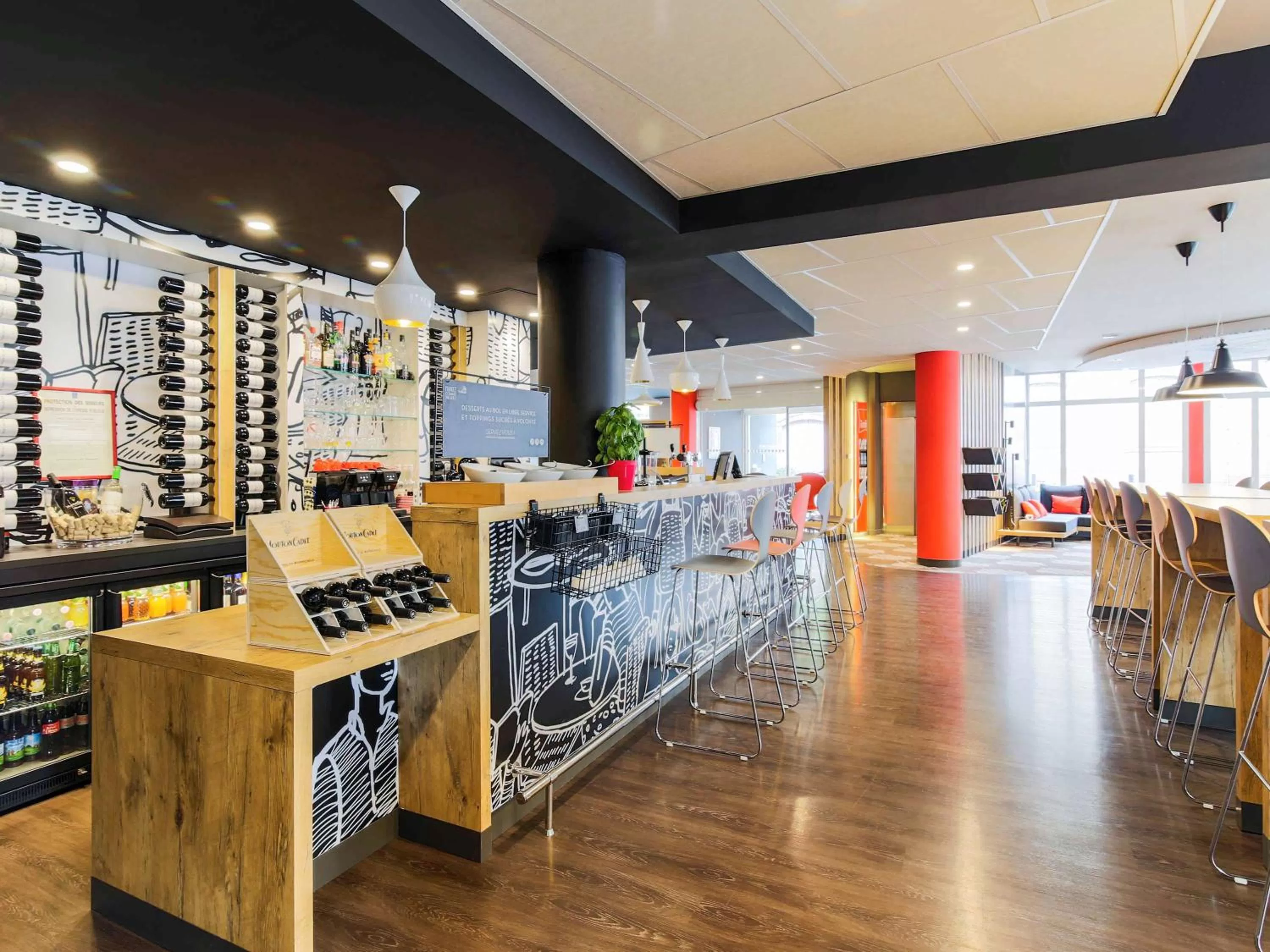 Lounge or bar in Ibis Albi