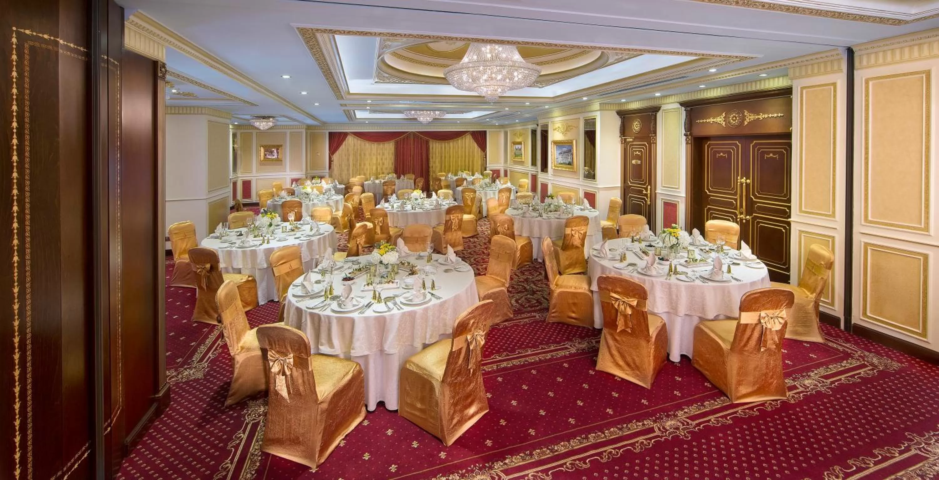 Banquet/Function facilities in Royal Rose Abu Dhabi, a Curio Collection by Hilton Affiliated Hotel
