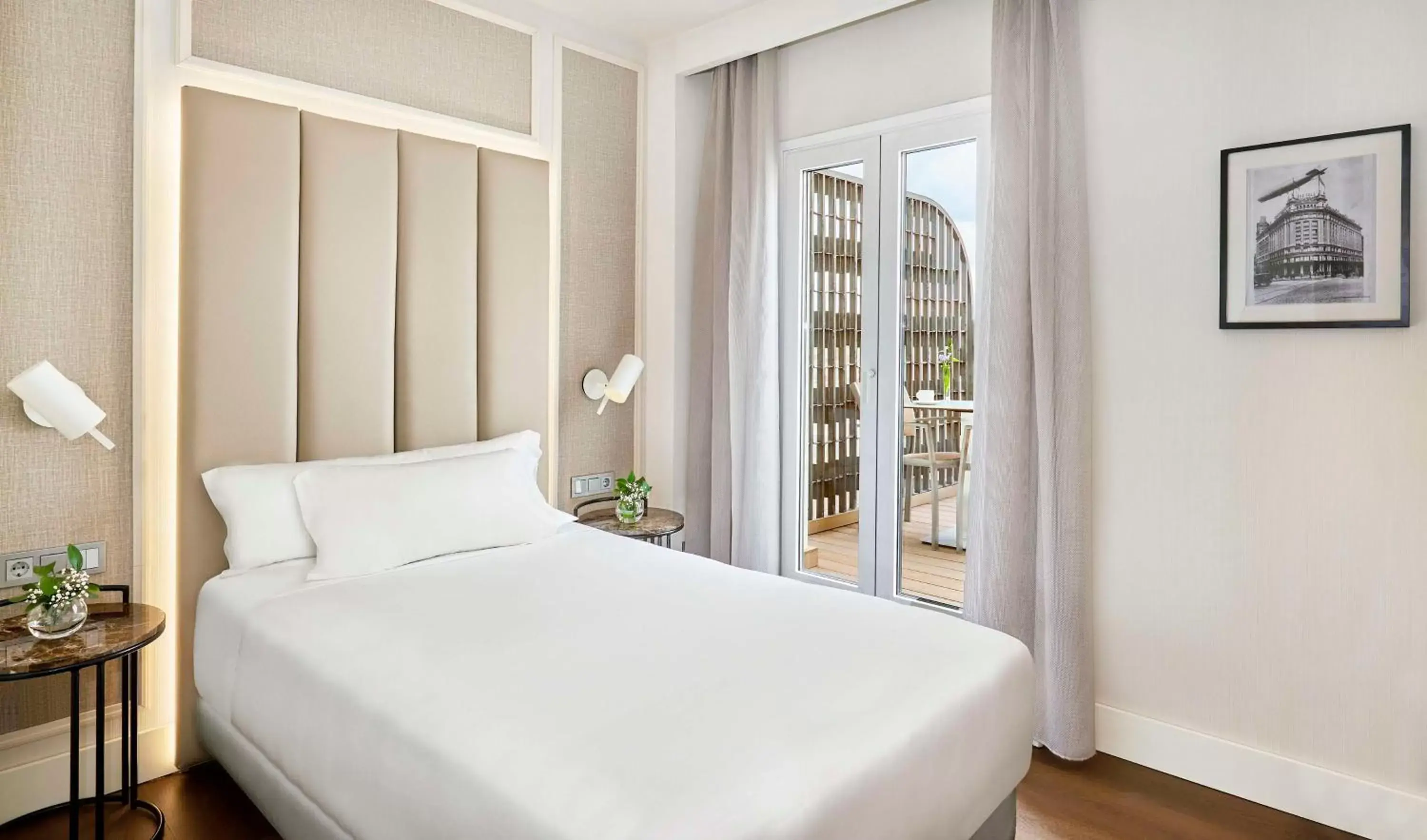 Bedroom, Bed in NH Madrid Nacional