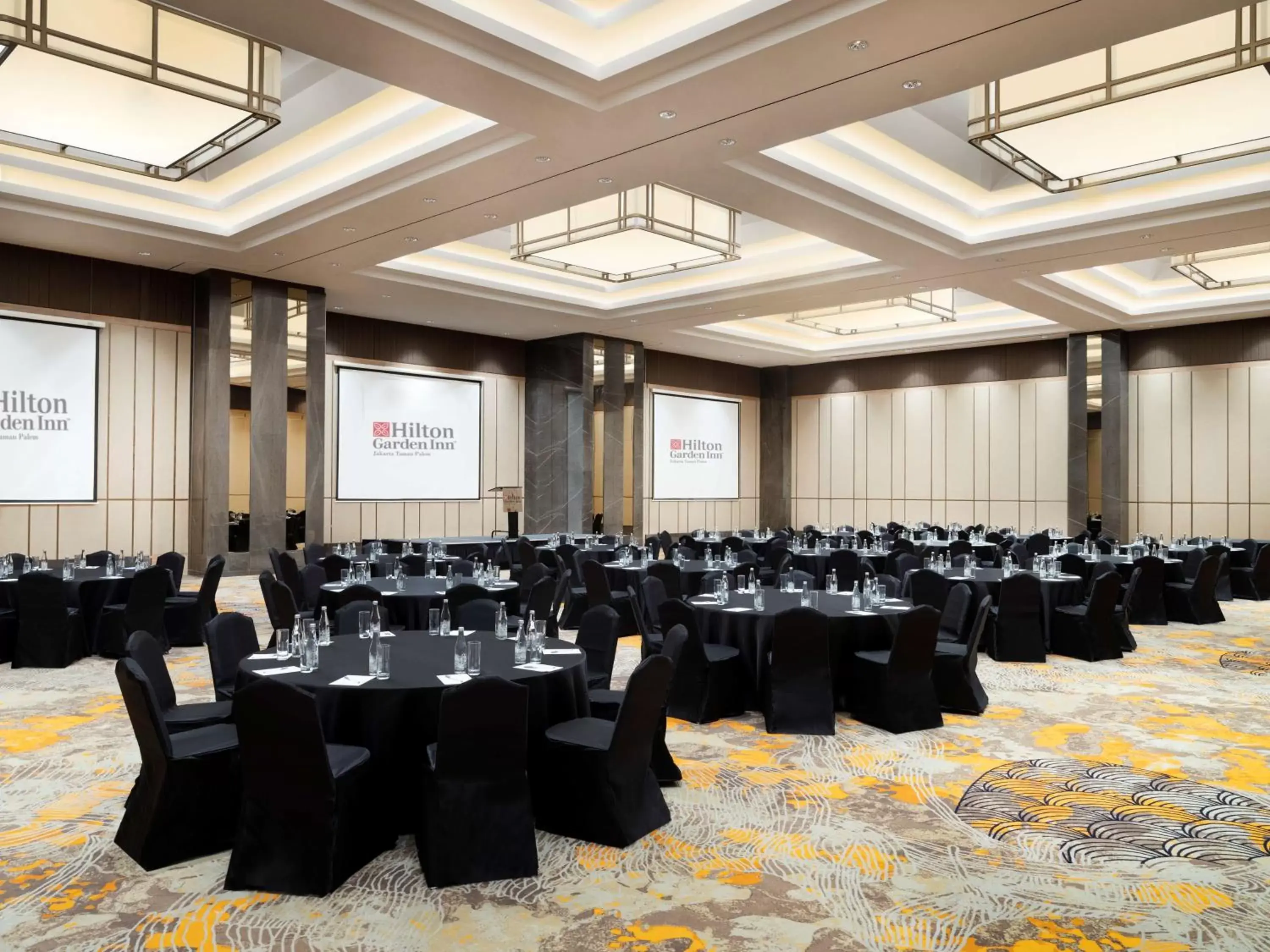 Meeting/conference room in Hilton Garden Inn Jakarta Taman Palem