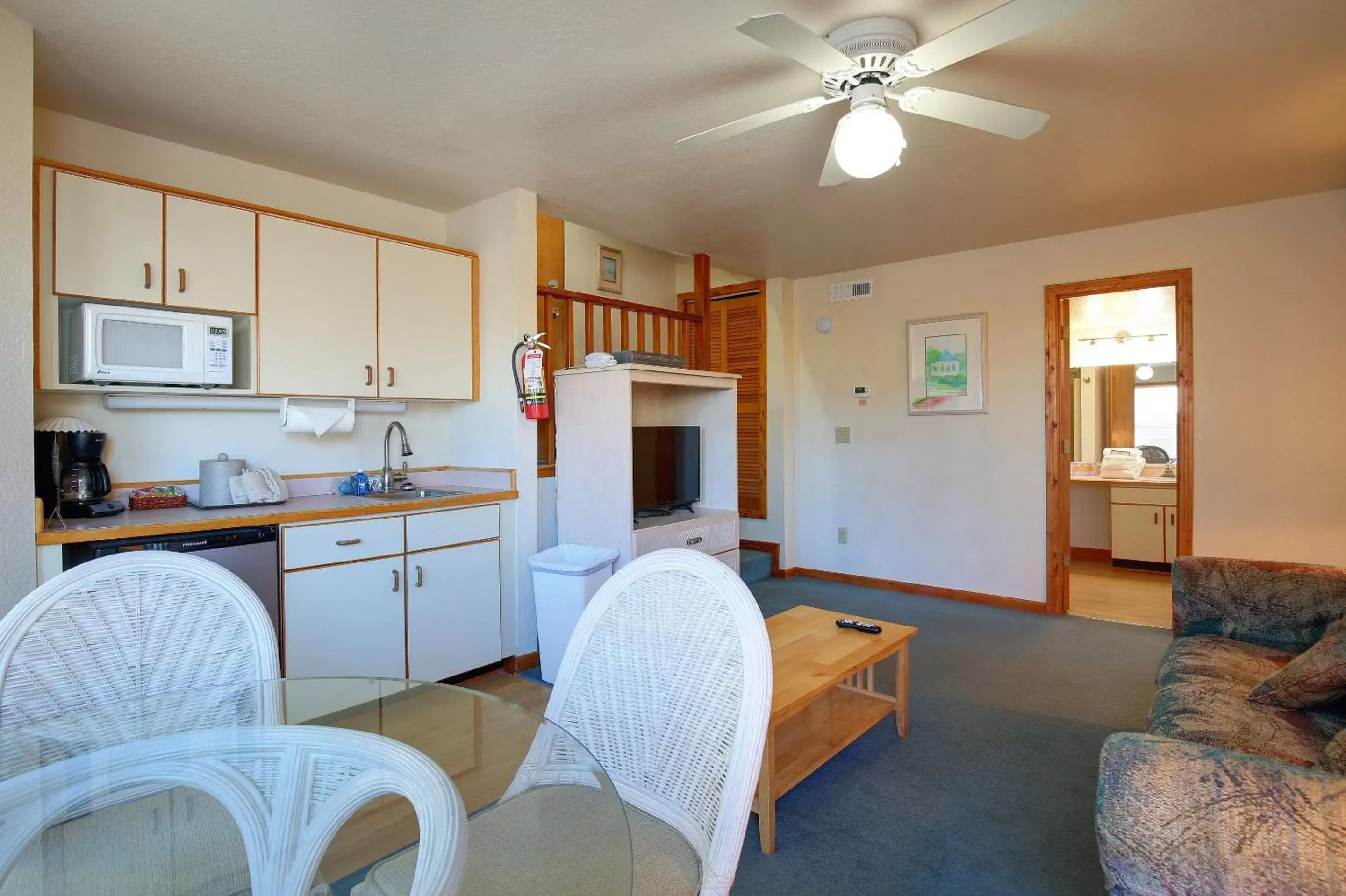 Kitchen or kitchenette, Kitchen/Kitchenette in Barrier Island Station, a VRI resort