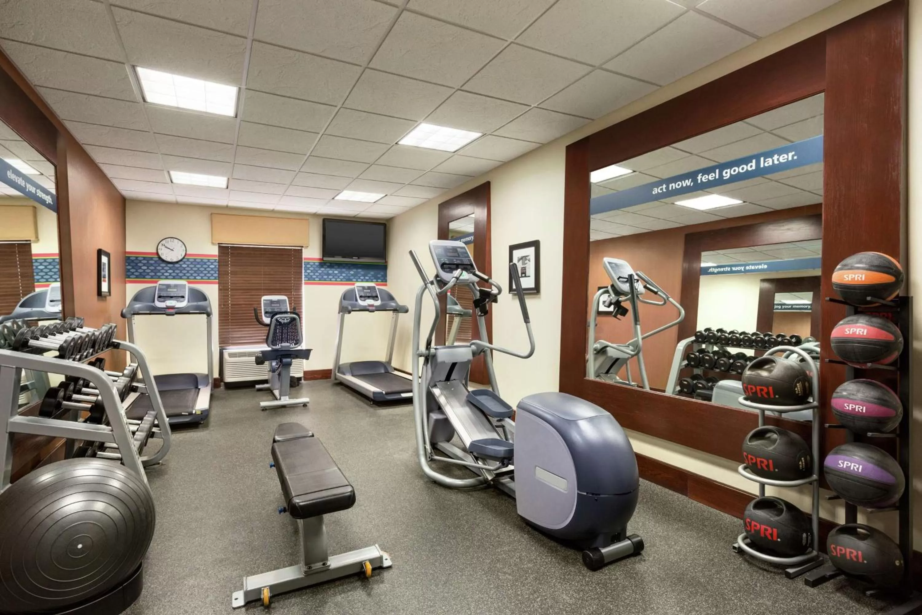 Fitness centre/facilities in Hampton Inn Duncan