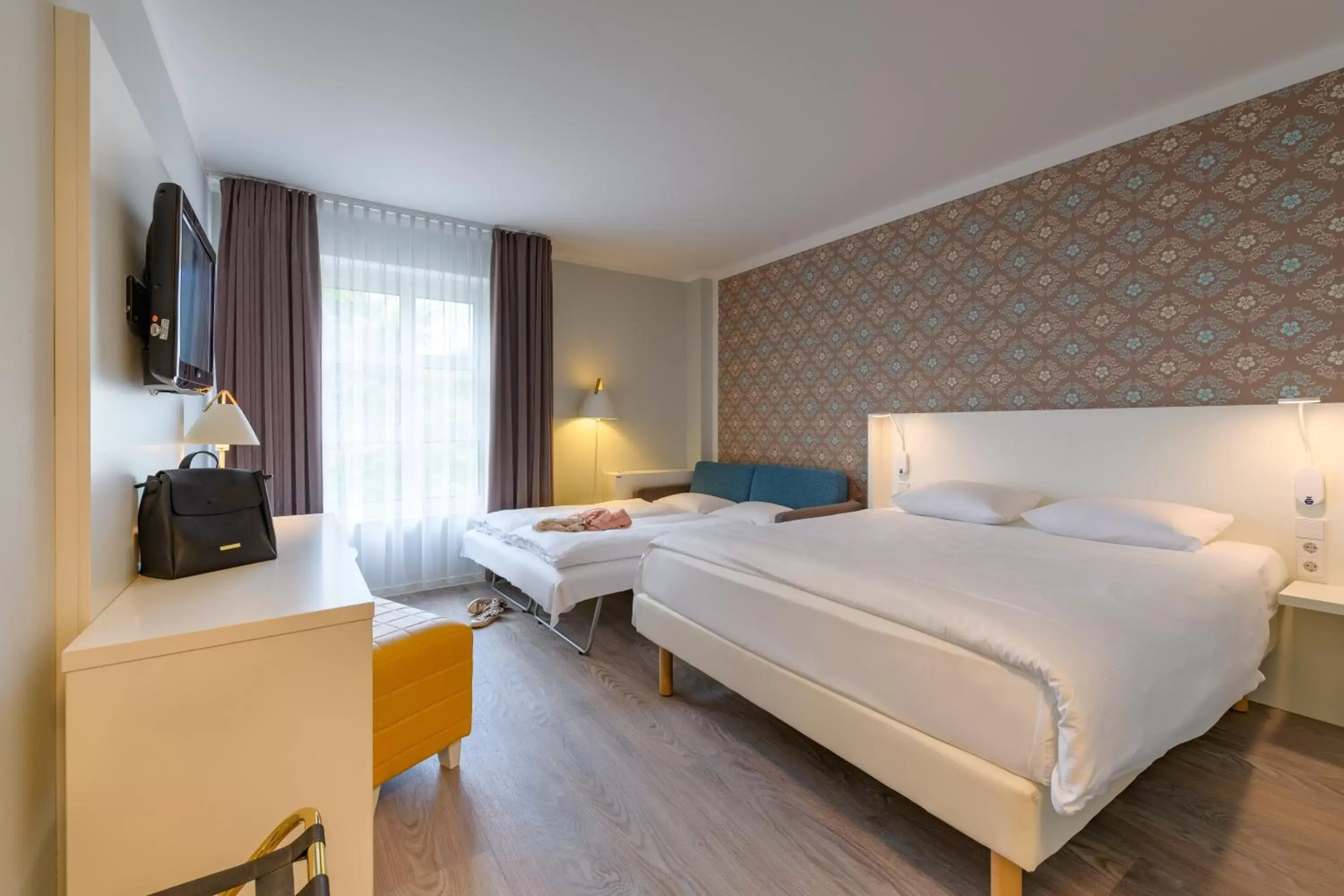 Photo of the whole room in Ibis Styles Regensburg