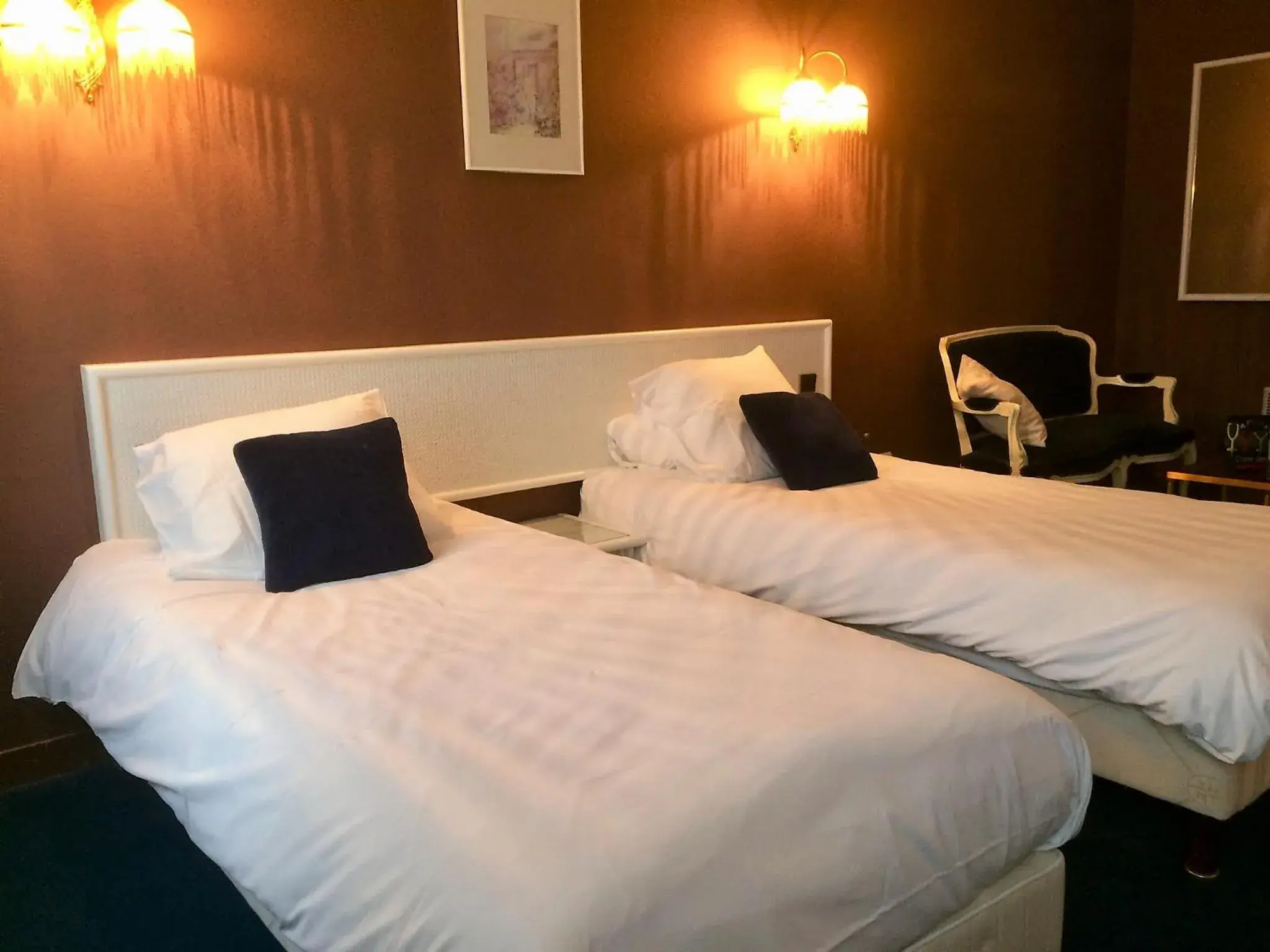 Photo of the whole room, Bed in Hotel De Clisson Saint Brieuc