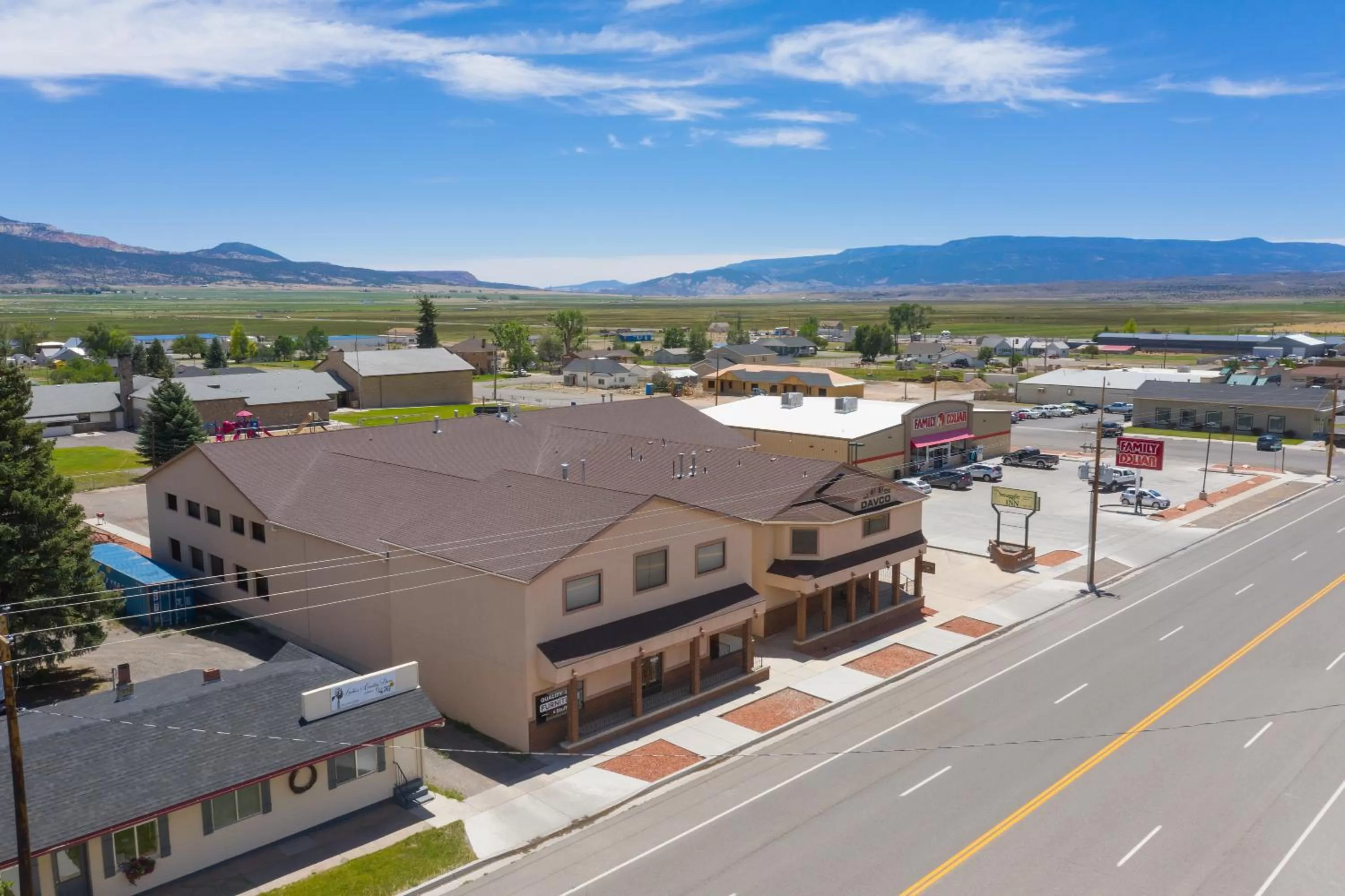 Neighbourhood in THE SNUGGLE INN