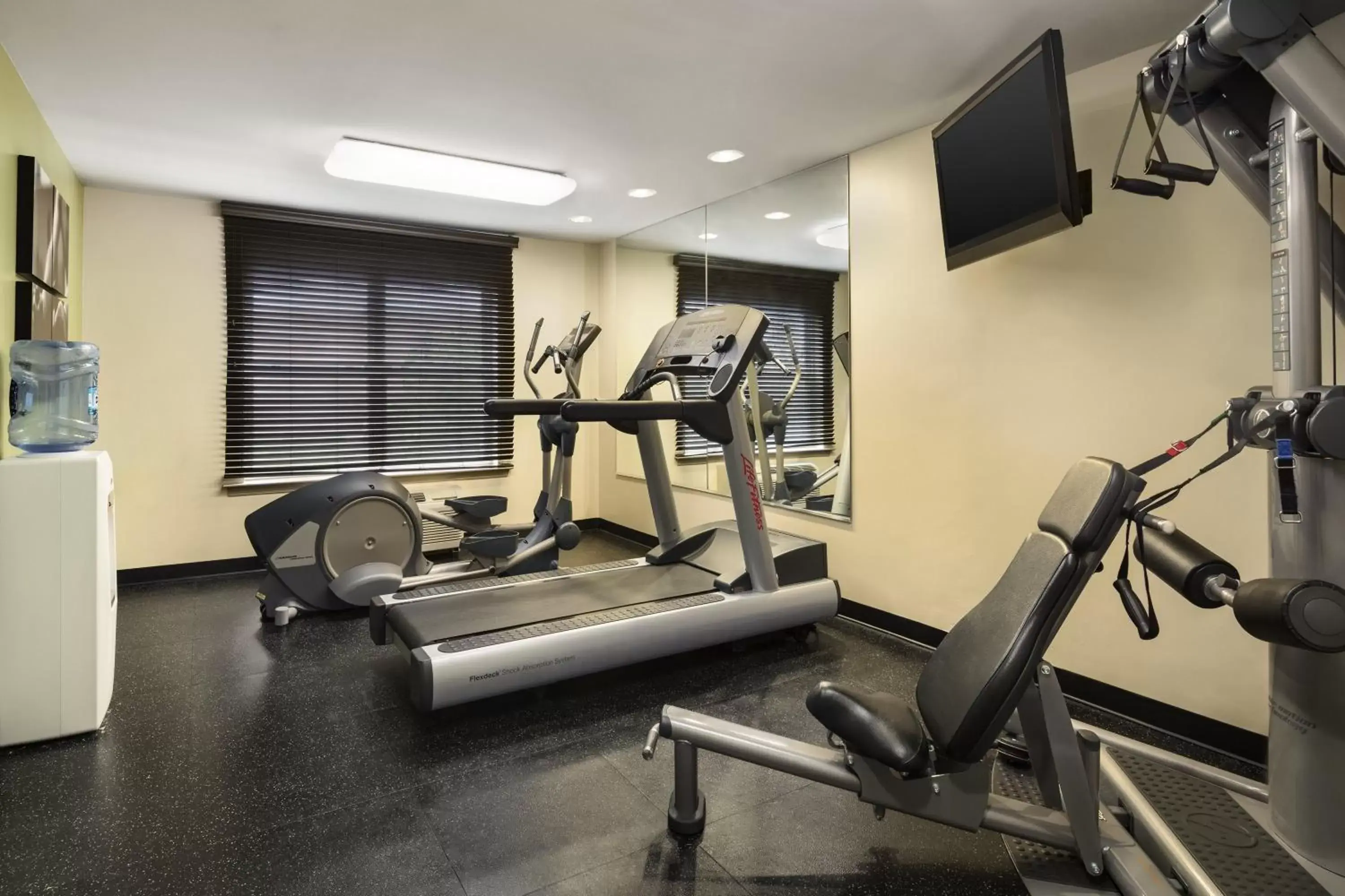 Fitness centre/facilities, Fitness Center/Facilities in Country Inn & Suites by Radisson, Washington Dulles International Airport, VA