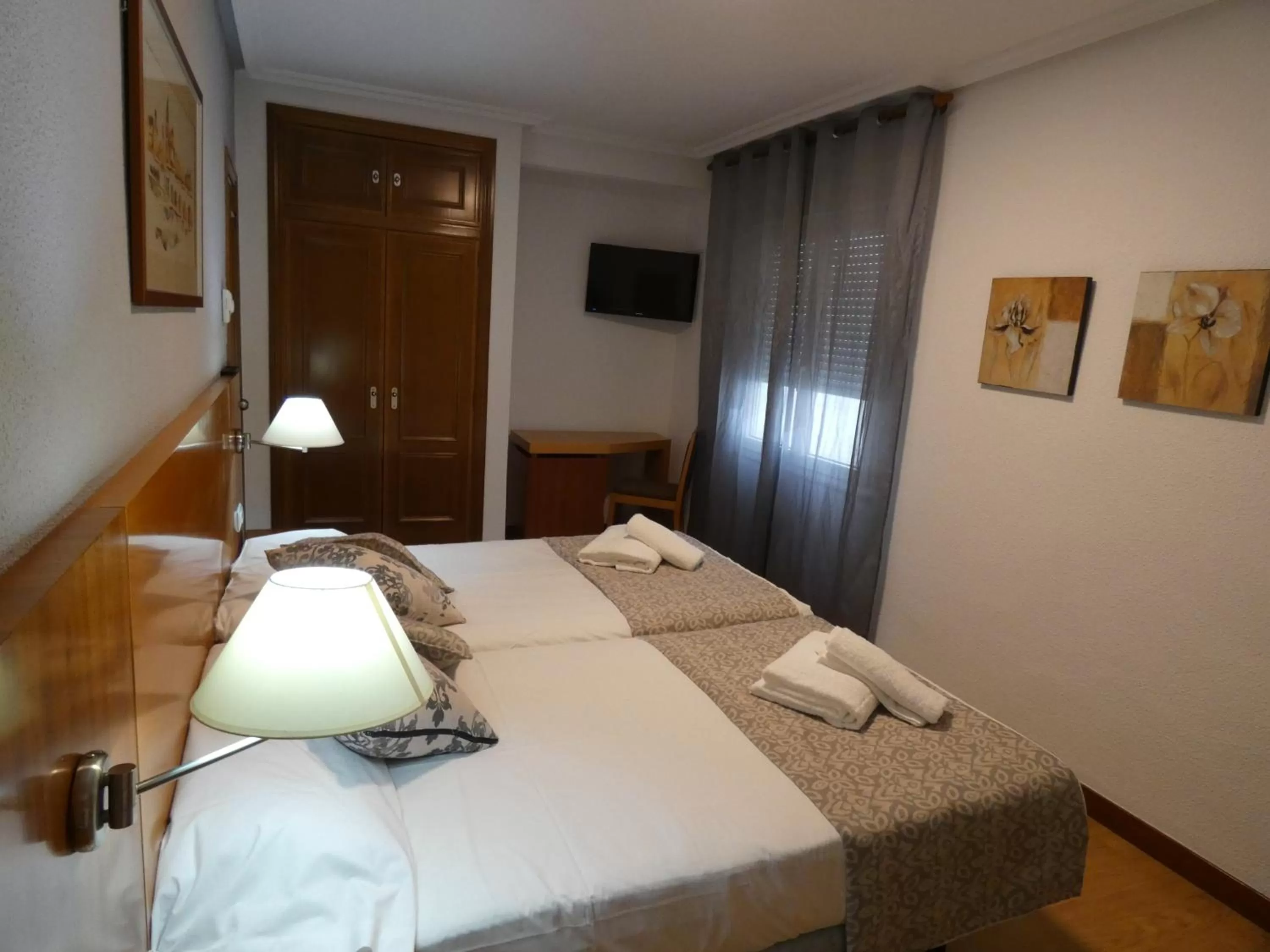 Bed in Hotel Mercado by gaiarooms