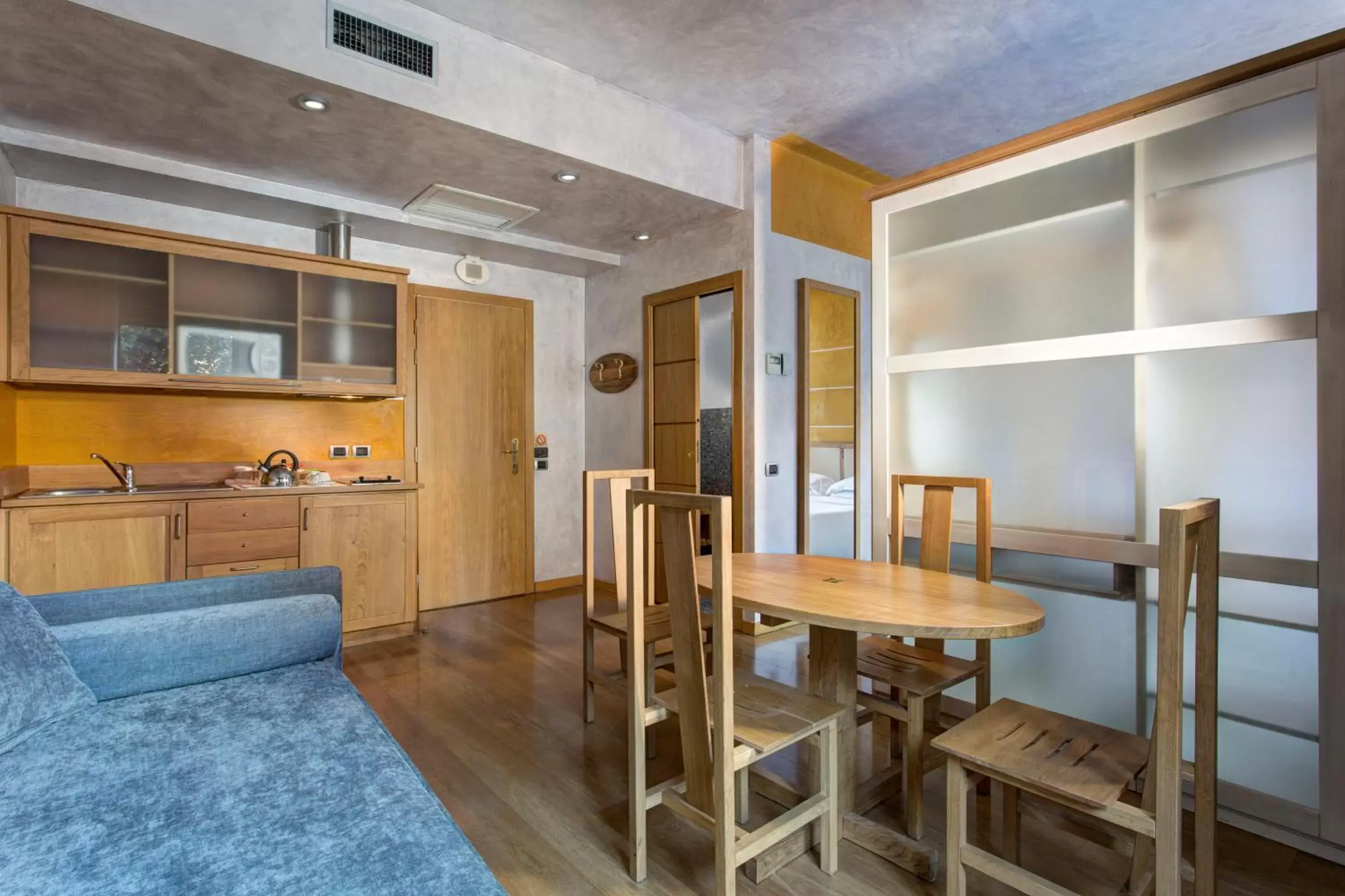 Kitchen or kitchenette, Dining Area in Appartamenti Porta Nuova 80