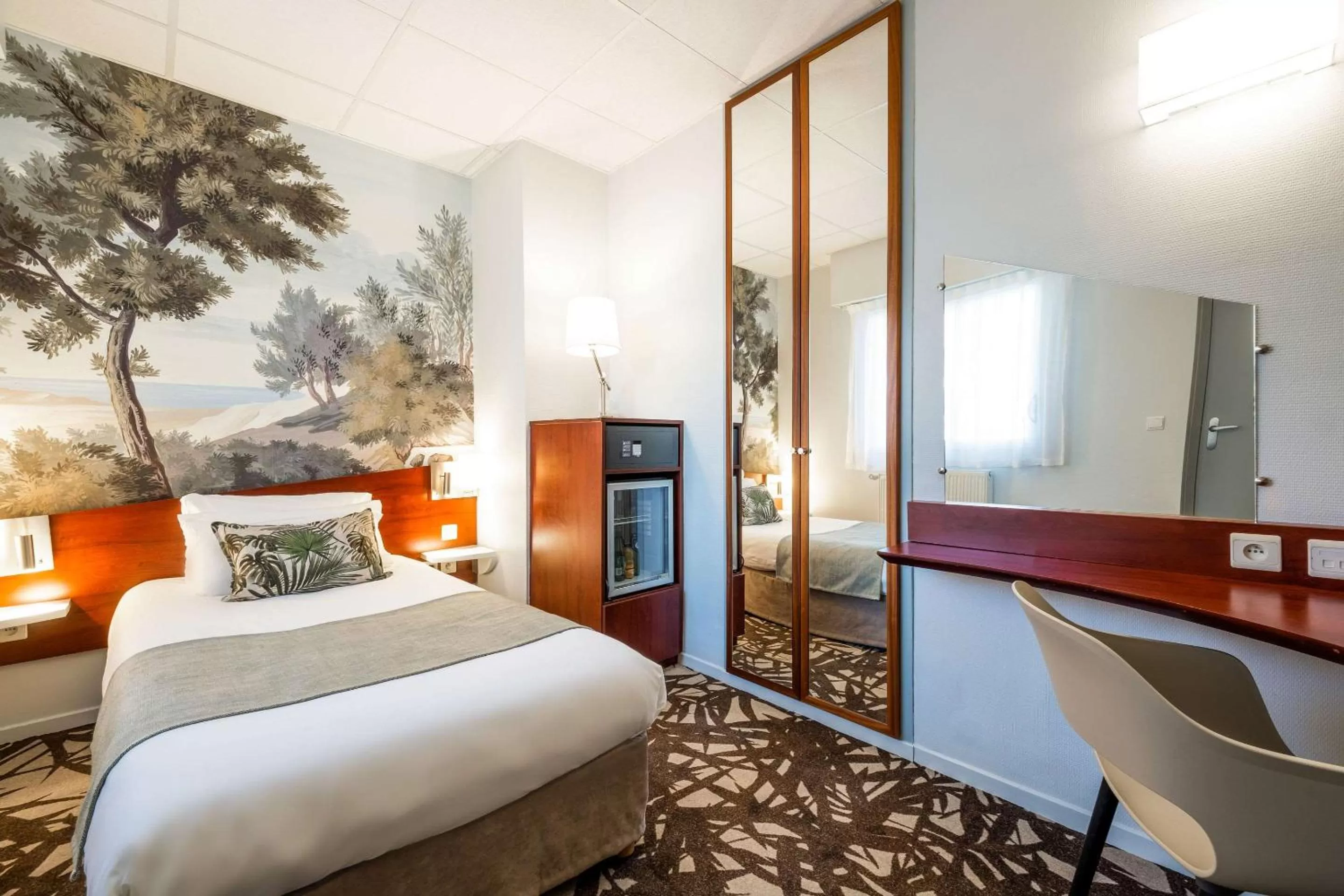 Photo of the whole room, Bed in Quality Hotel Pau Centre Bosquet
