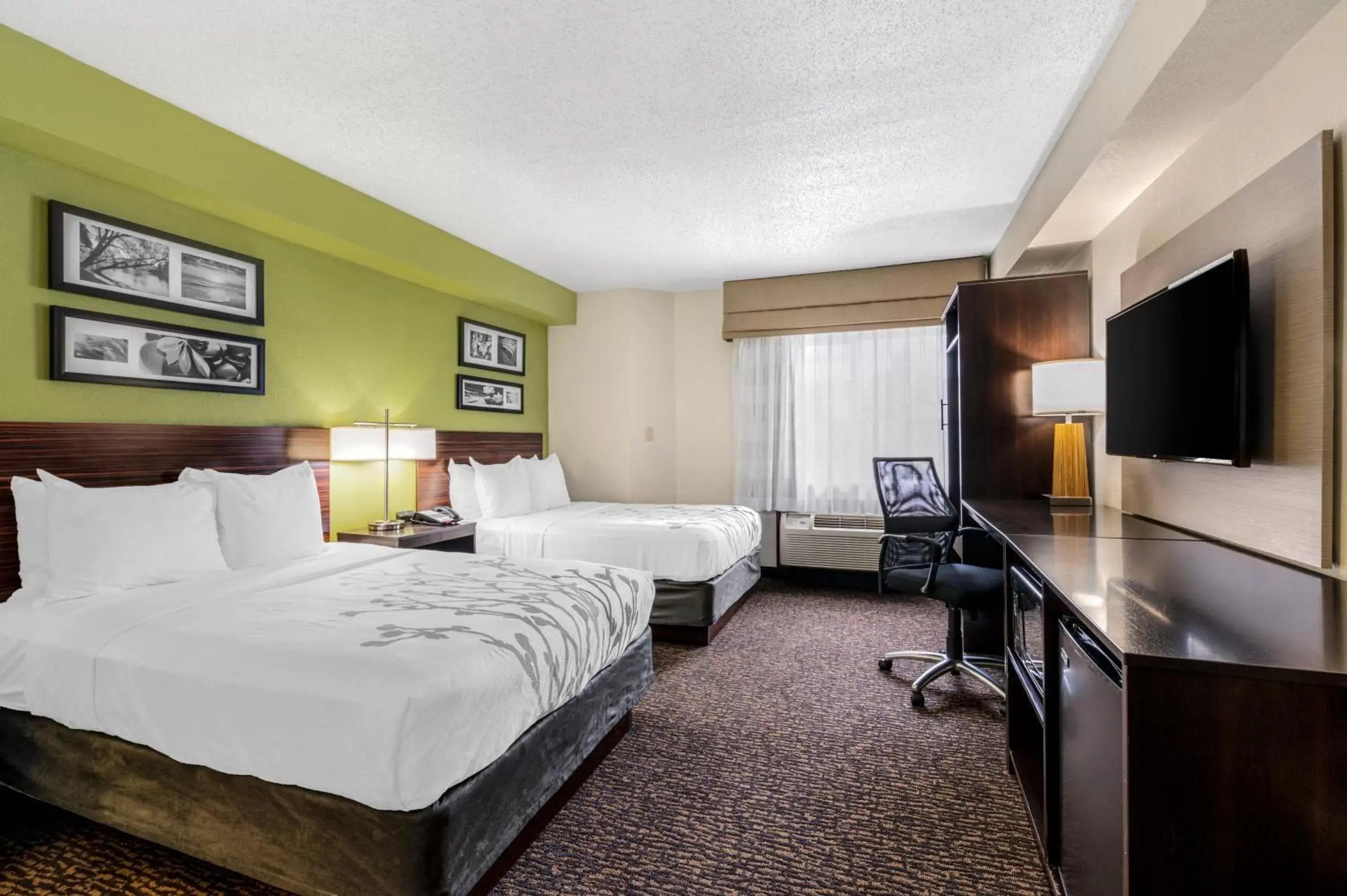 Bed in Sleep Inn Naperville