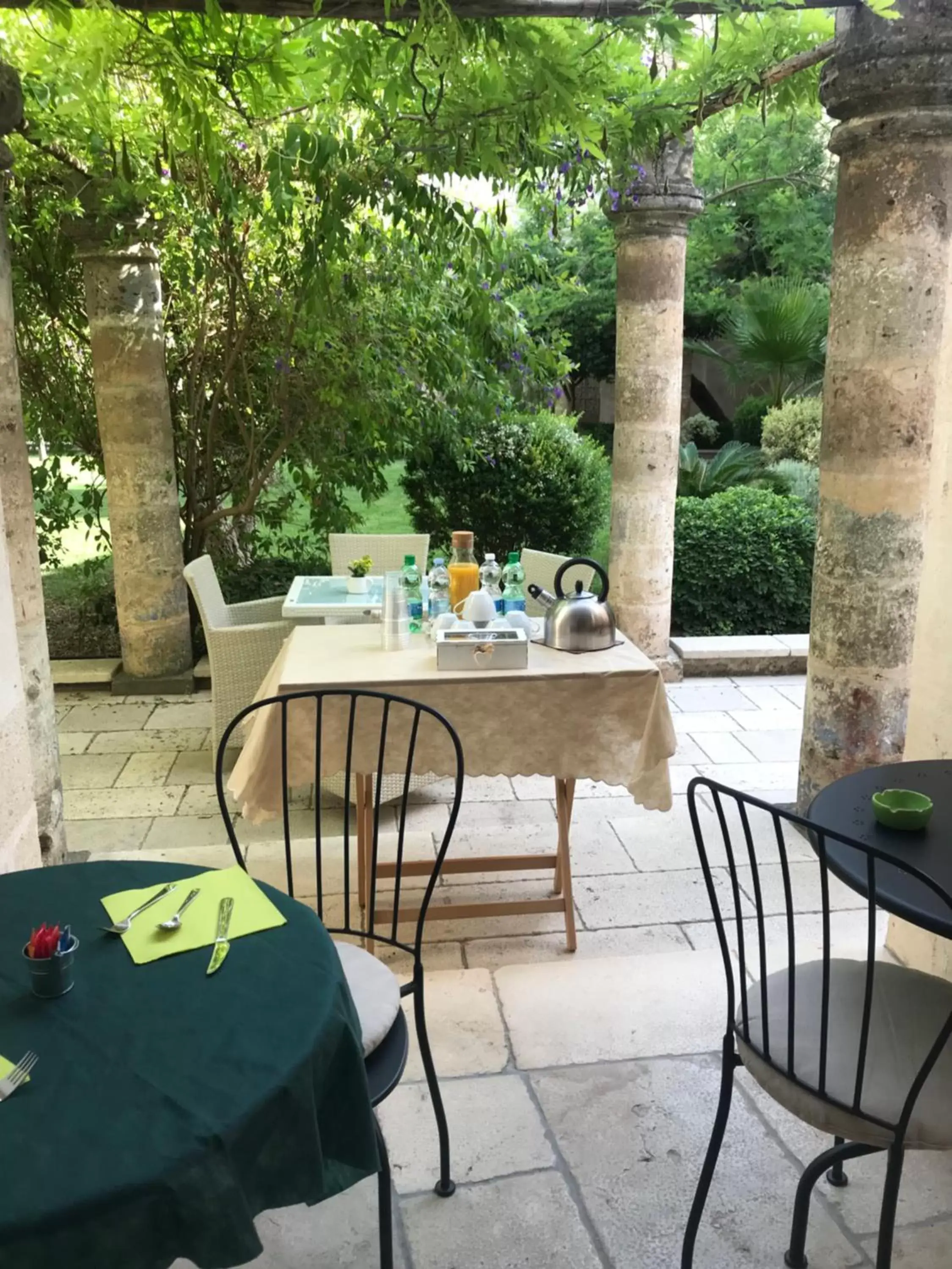 Garden, Restaurant/Places to Eat in Sine Tempore B&B