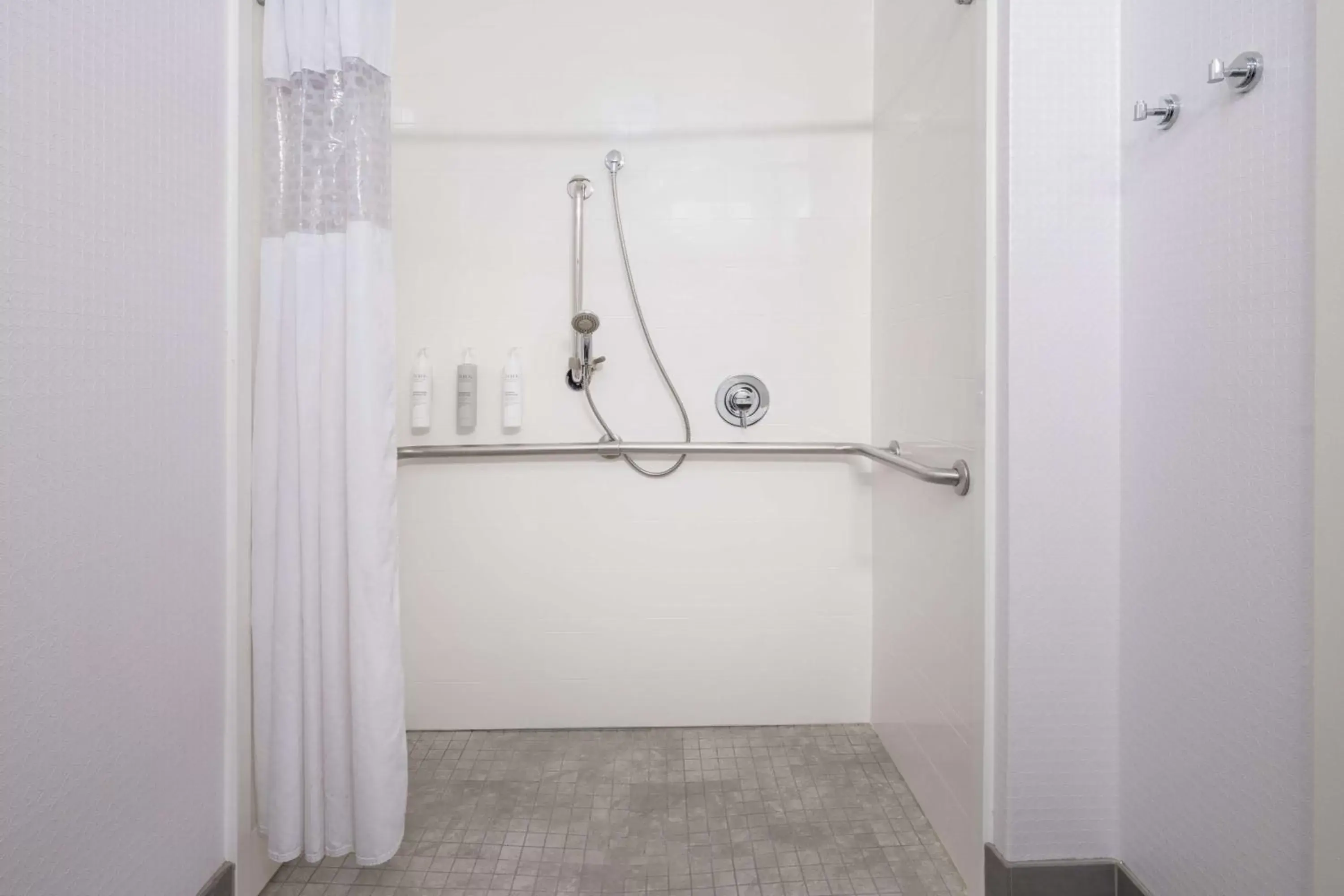 Bathroom in Hampton Inn By Hilton Sanford