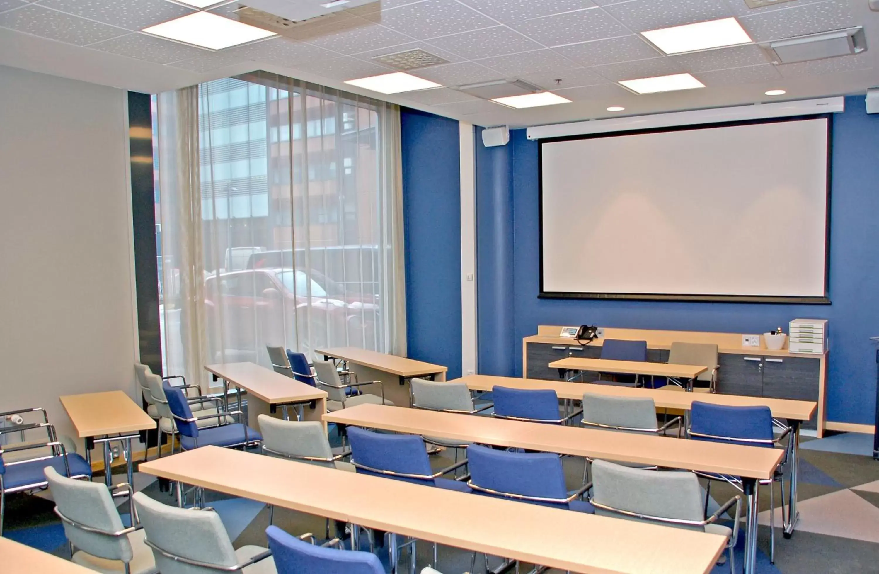 Meeting/conference room, Business Area/Conference Room in Holiday Inn Helsinki West - Ruoholahti, an IHG Hotel