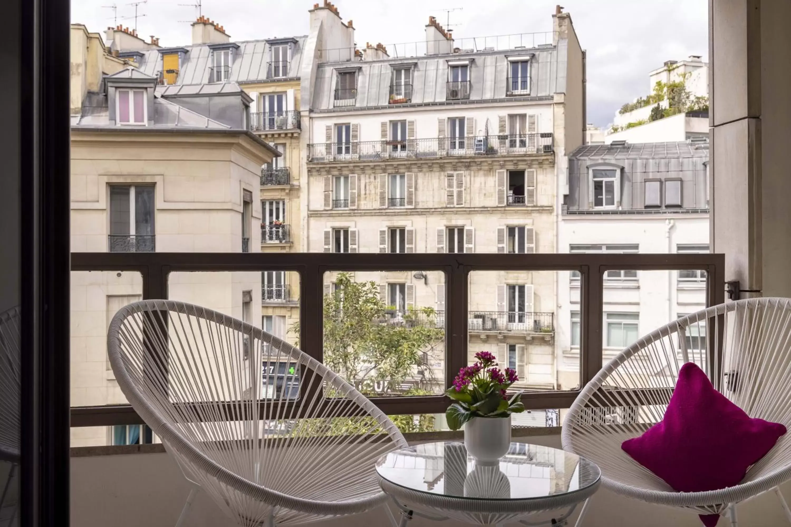 Balcony/Terrace in Hotel Paris Louis Blanc
