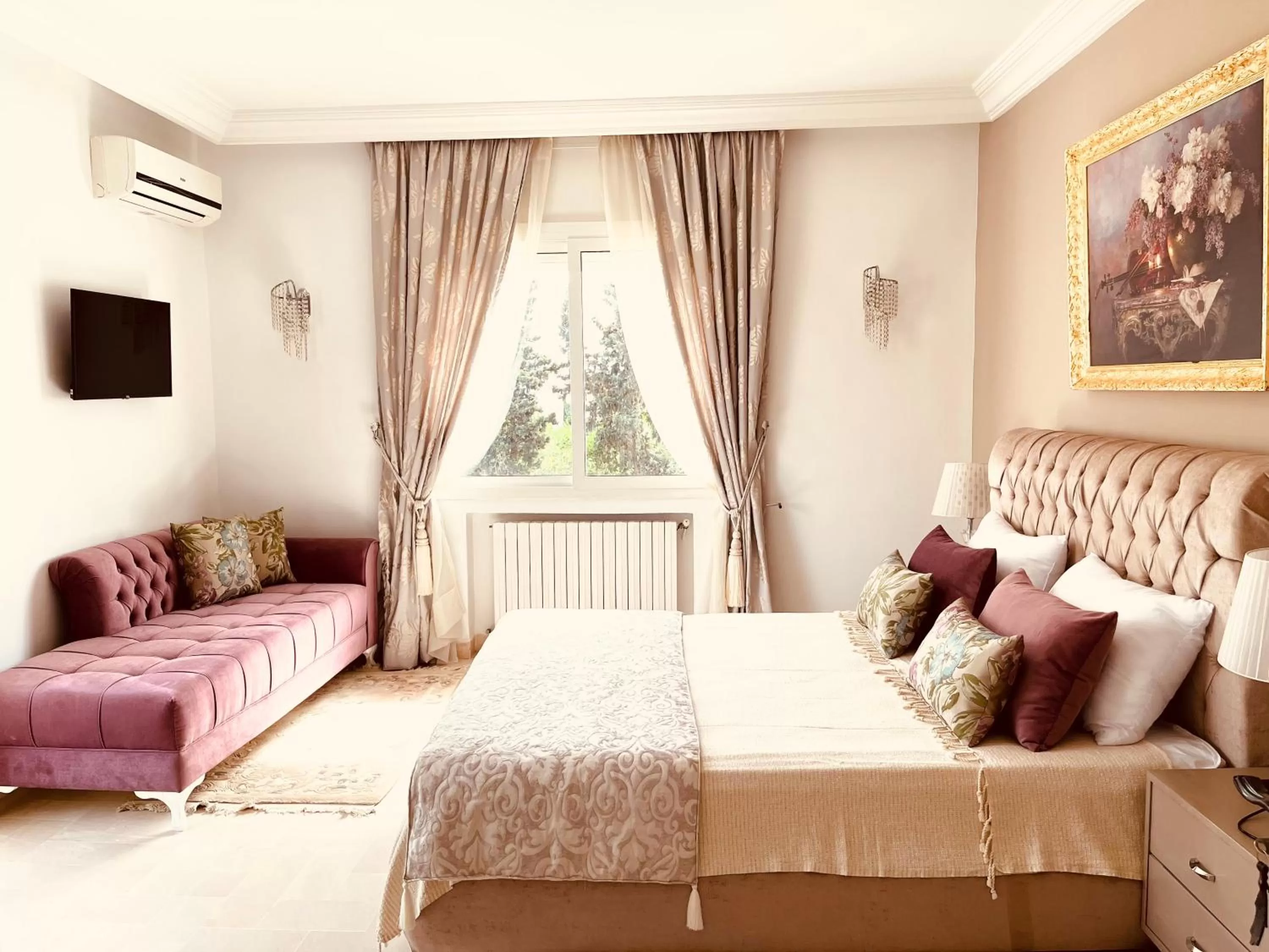 Bed in Dar Khereddine