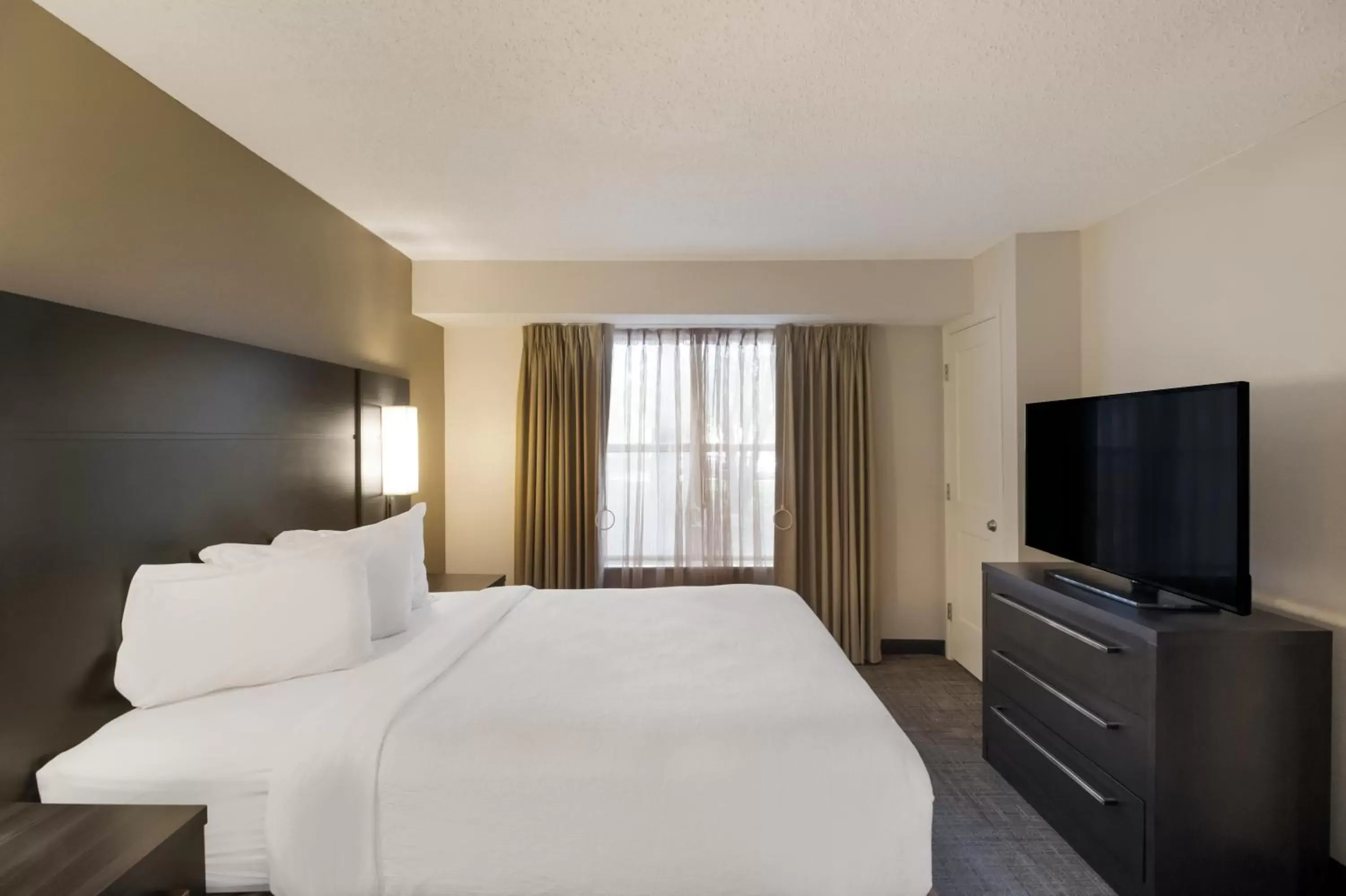 Bed in Sonesta ES Suites Dallas Richardson