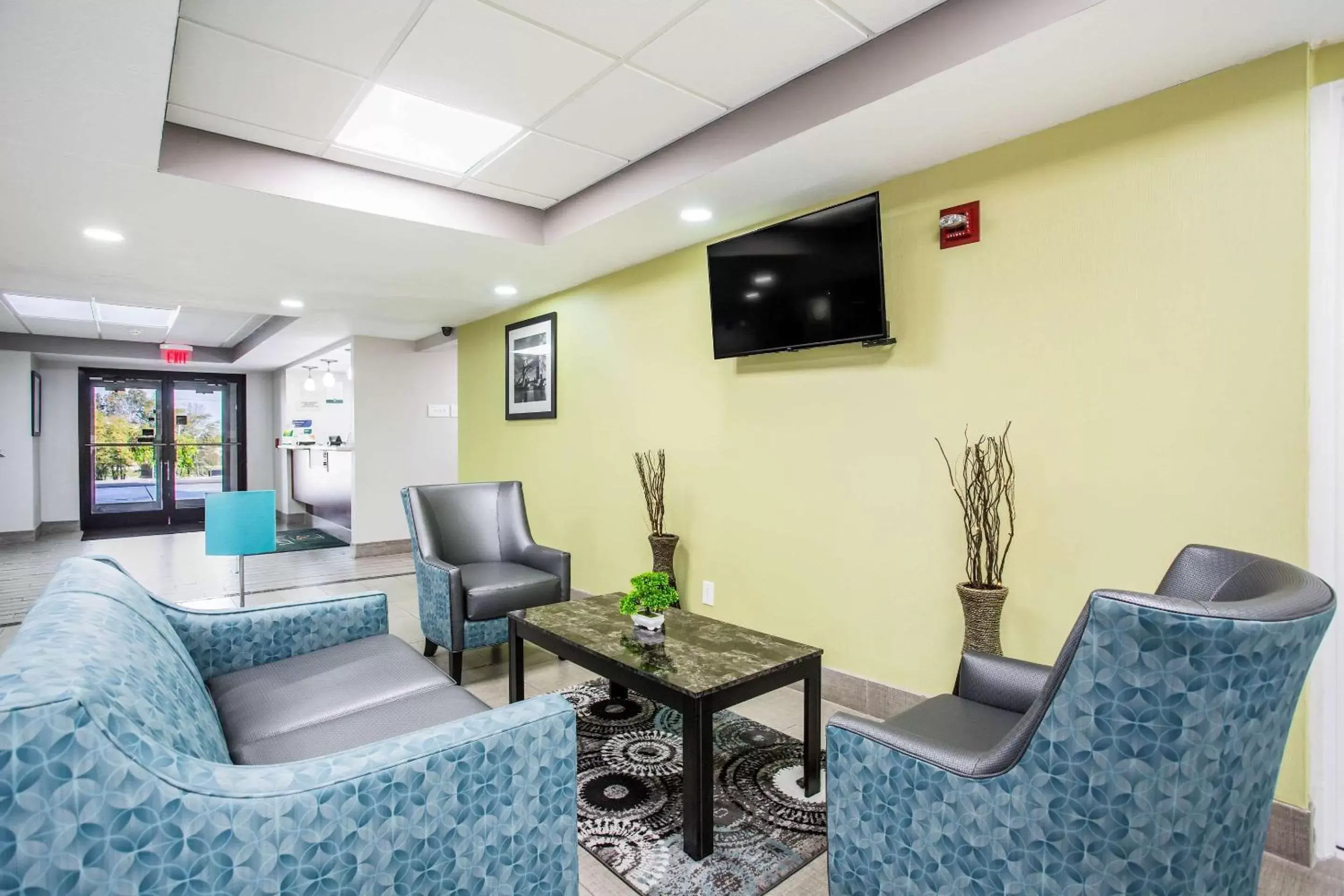 Lobby or reception, Seating Area in Quality Inn - White House