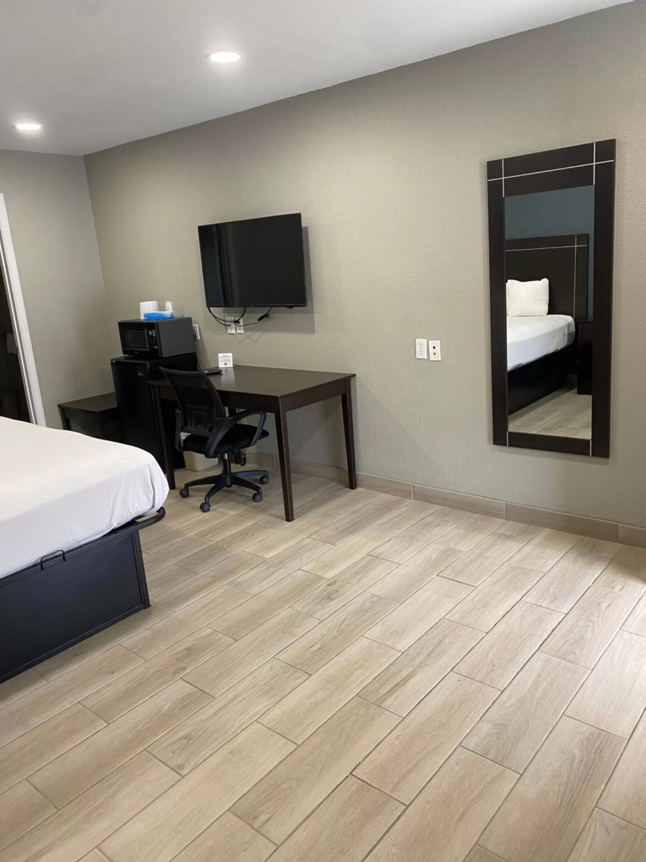 Bed in Falcon Executive Inn