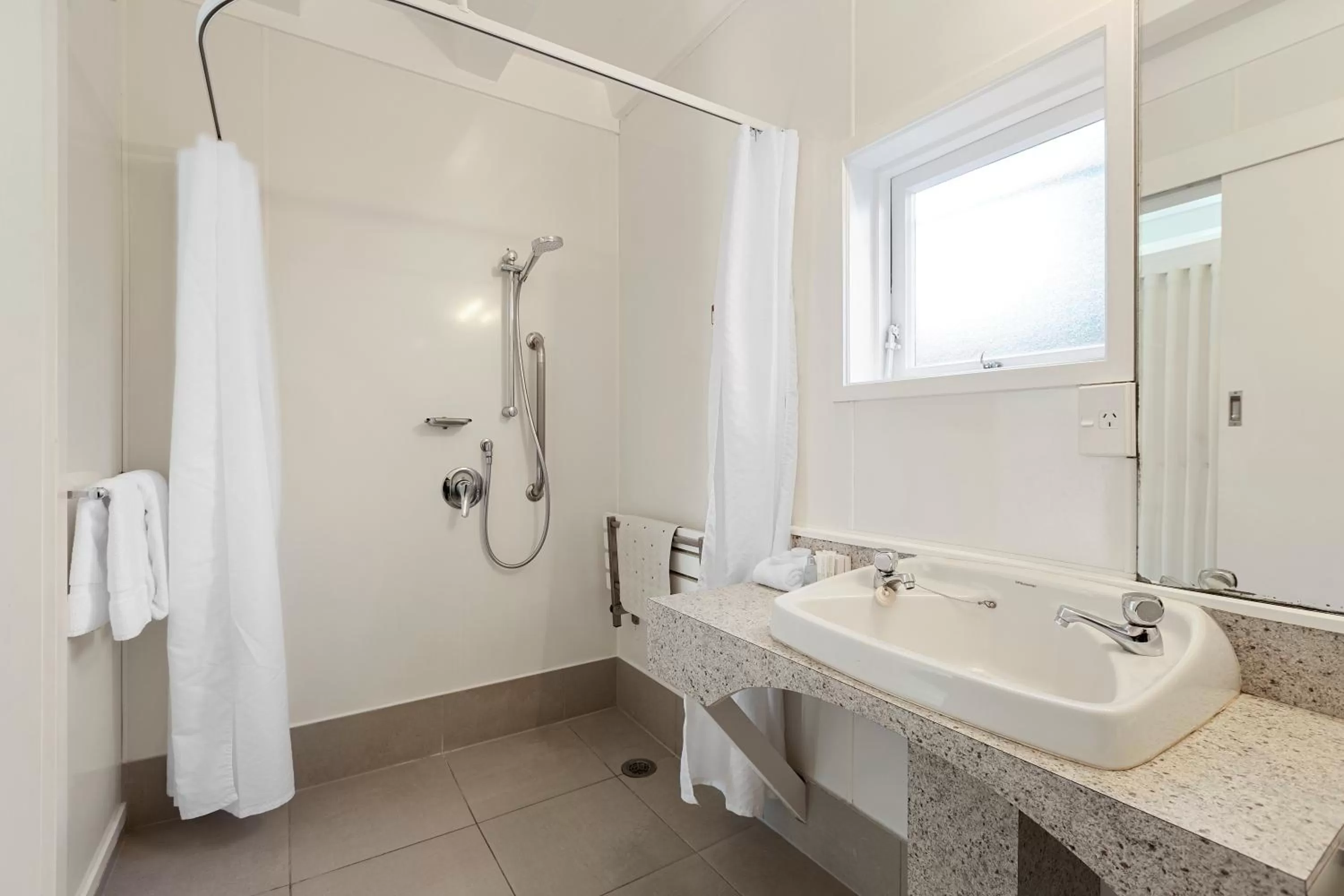 Bathroom in The Parnell Hotel & Conference Centre