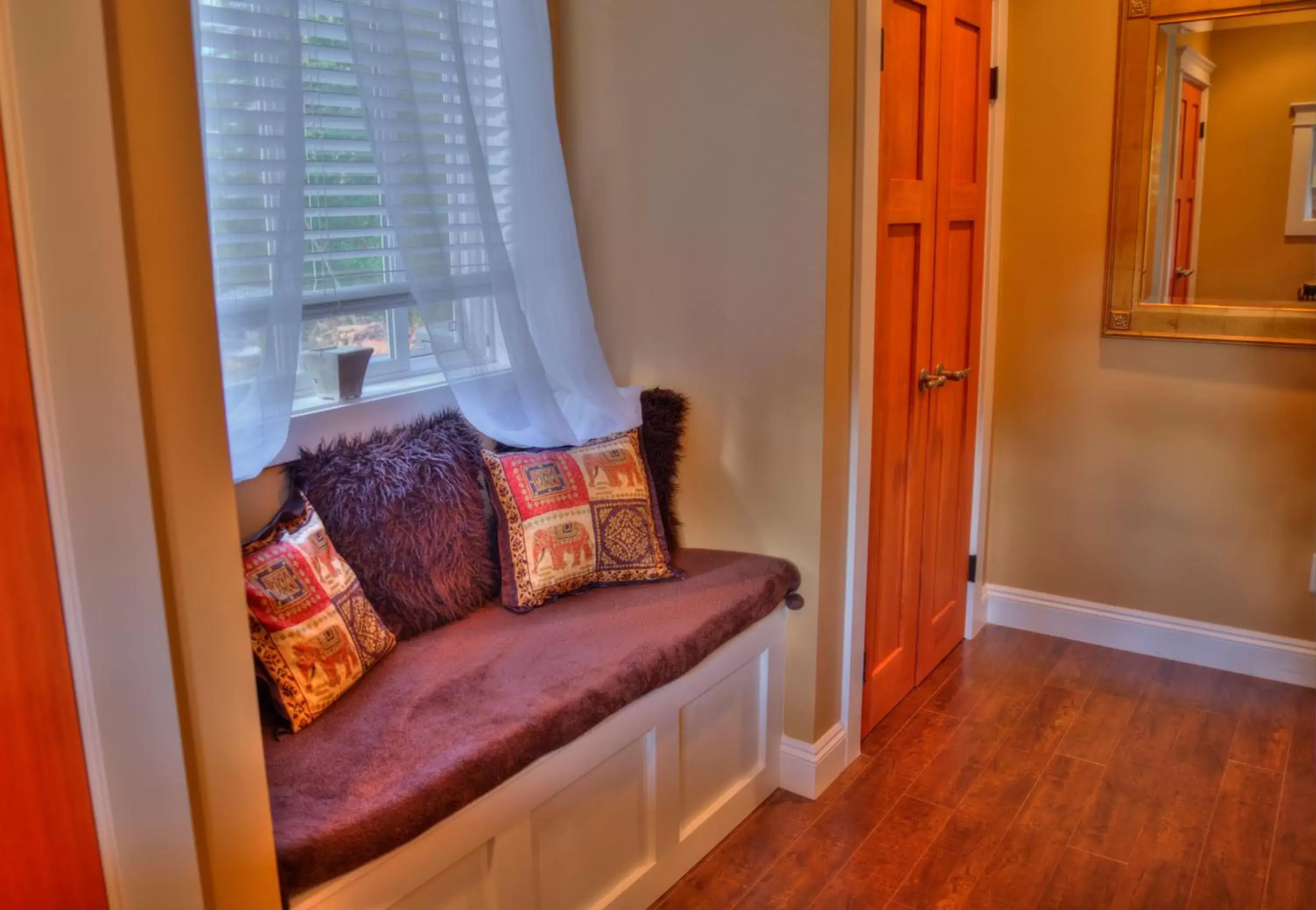 Decorative detail, Seating Area in Shawnigan Suite B & B