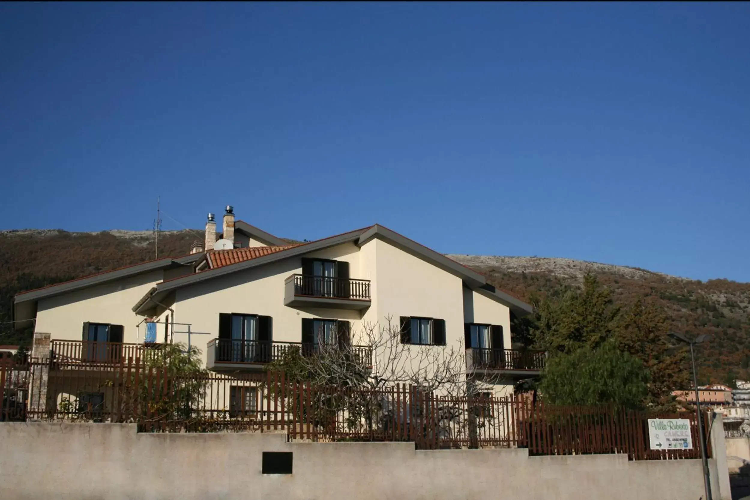 Facade/entrance, Property Building in Villa Ruberto