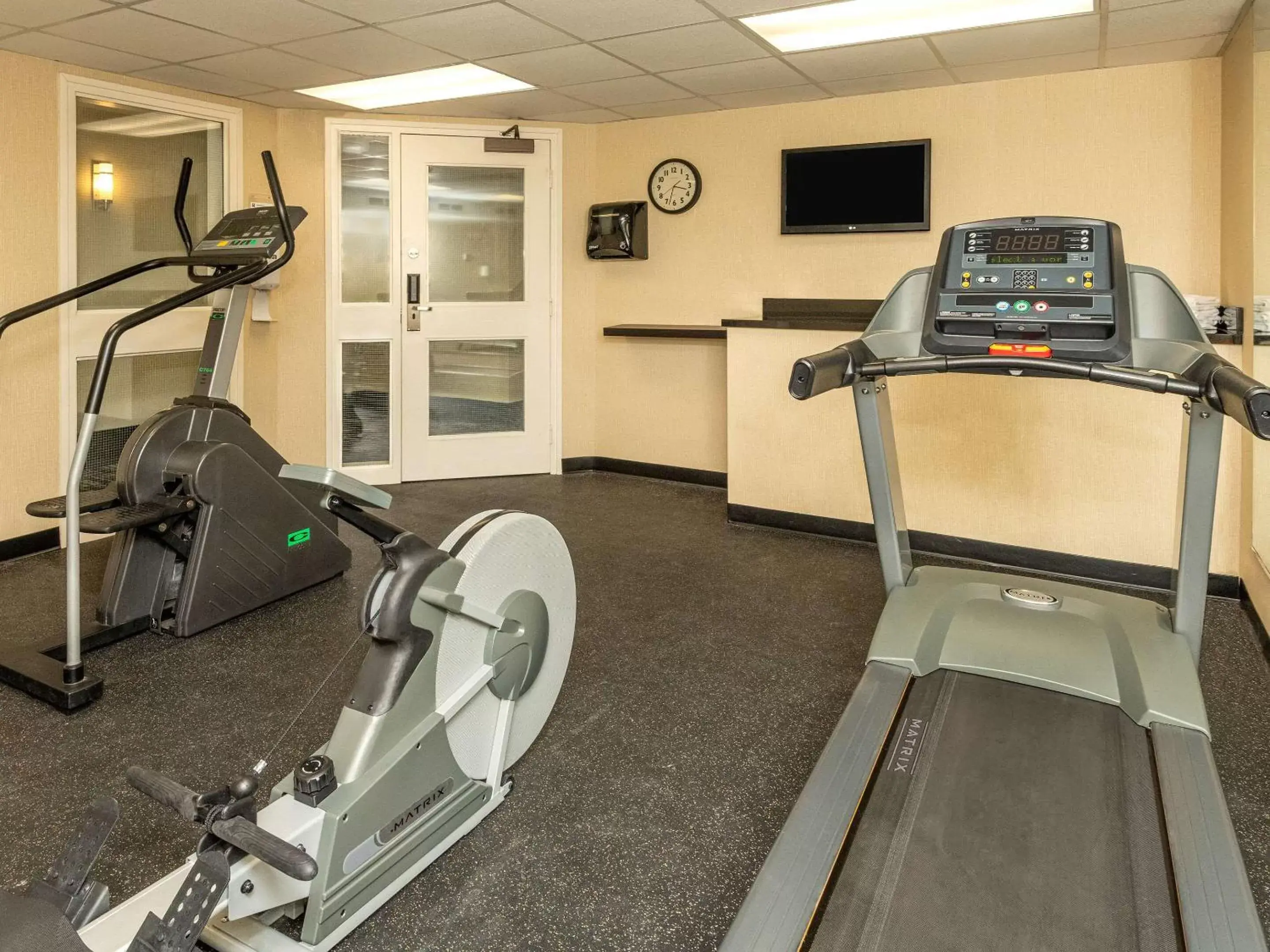 Spa and wellness centre/facilities, Fitness Center/Facilities in Comfort Inn Ottawa West- Kanata