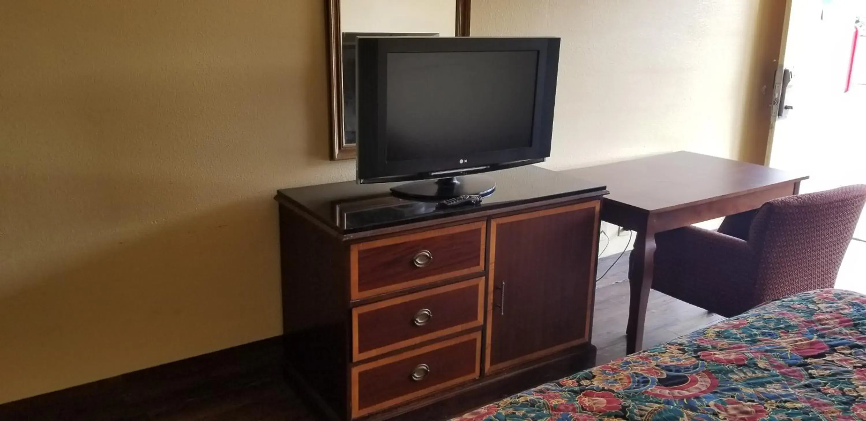 TV/Entertainment Center in Family Inns Of America - Mobile