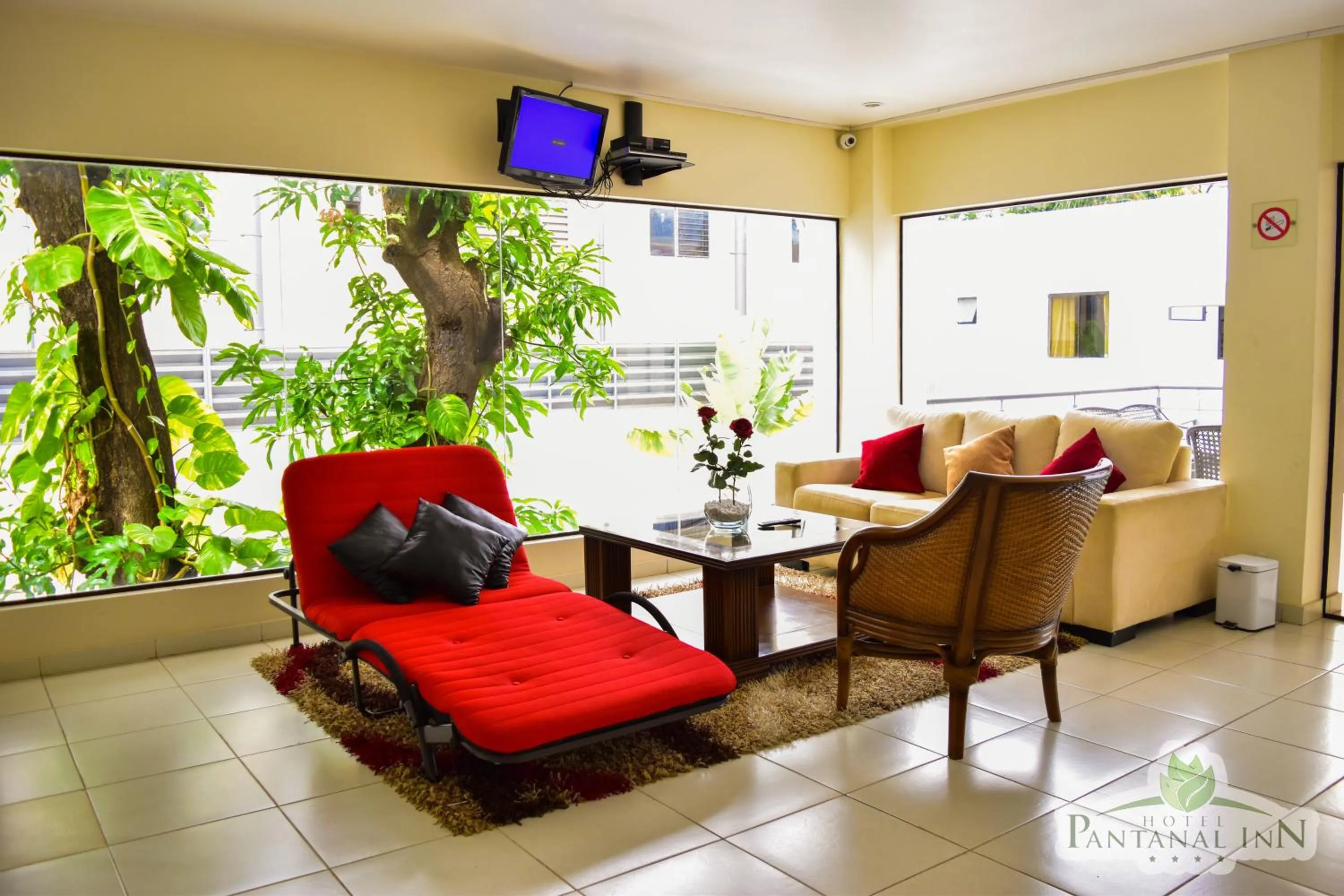 Communal lounge/ TV room, Seating Area in Hotel Pantanal Inn