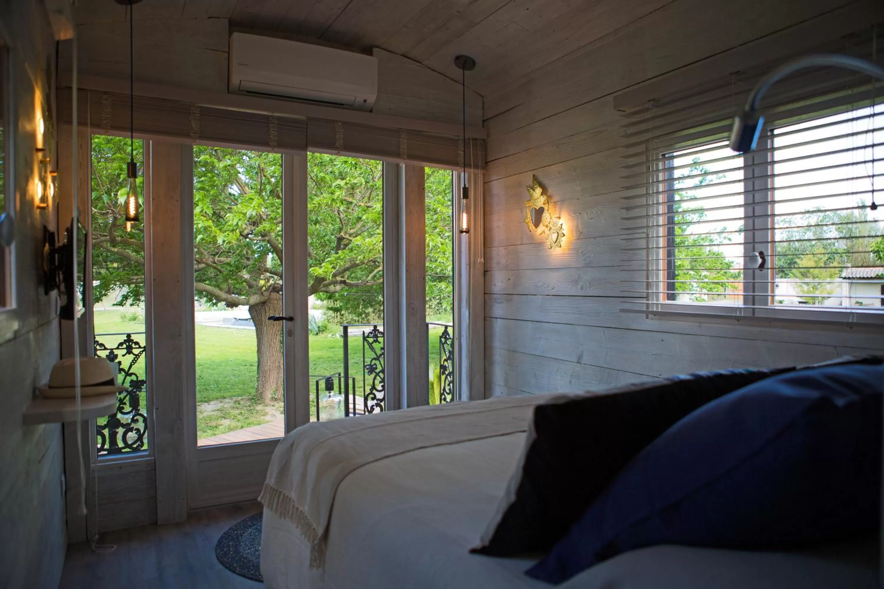 Decorative detail in Sous les Platanes B&B