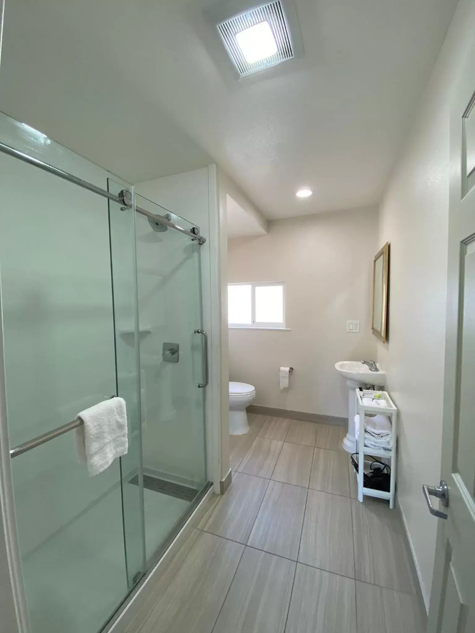 Bathroom in Salt Air Lodge