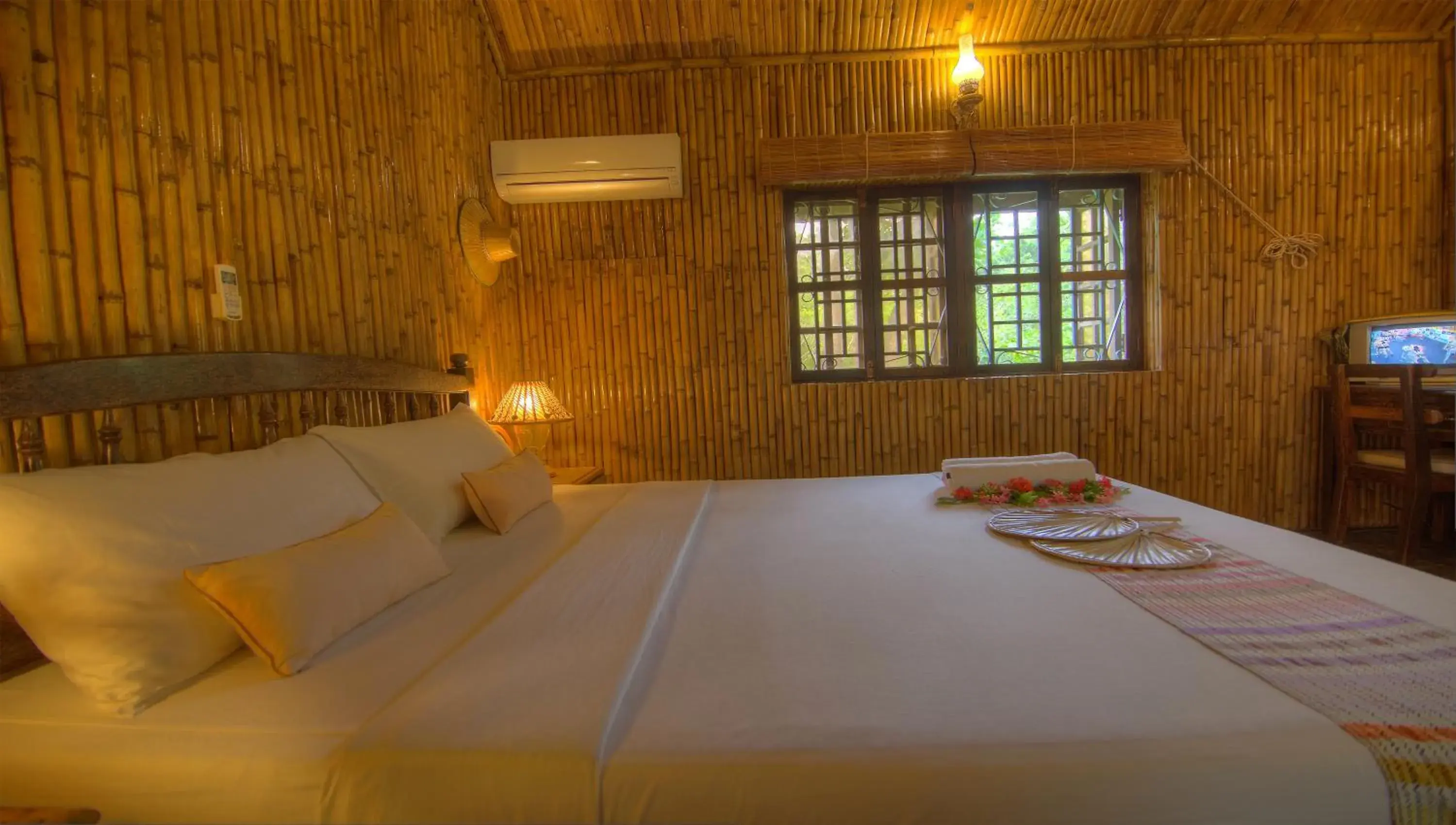 Photo of the whole room, Bed in Palm Village Resort & Spa
