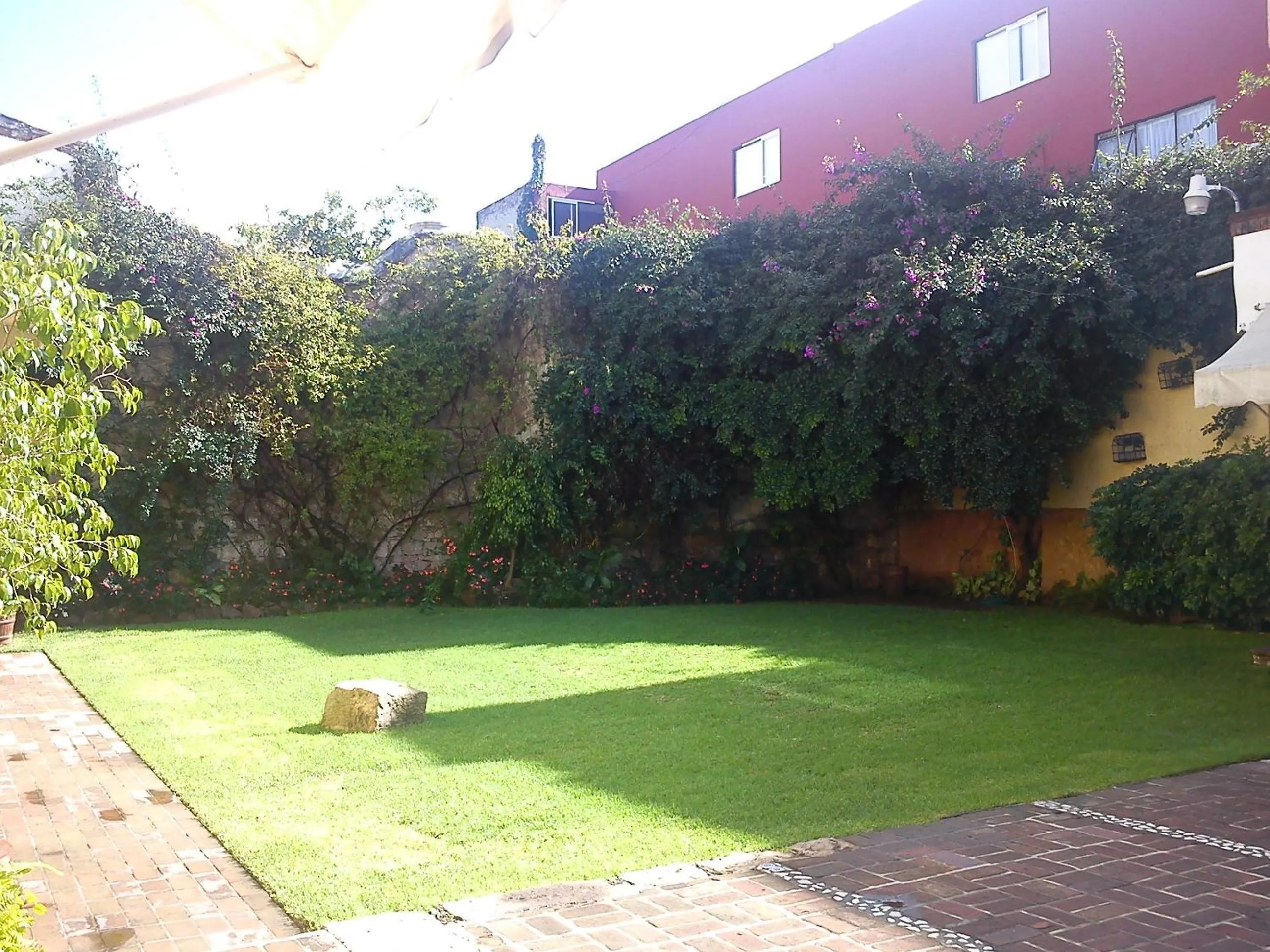 Garden in Howard Johnson by Wyndham Morelia Calle Real