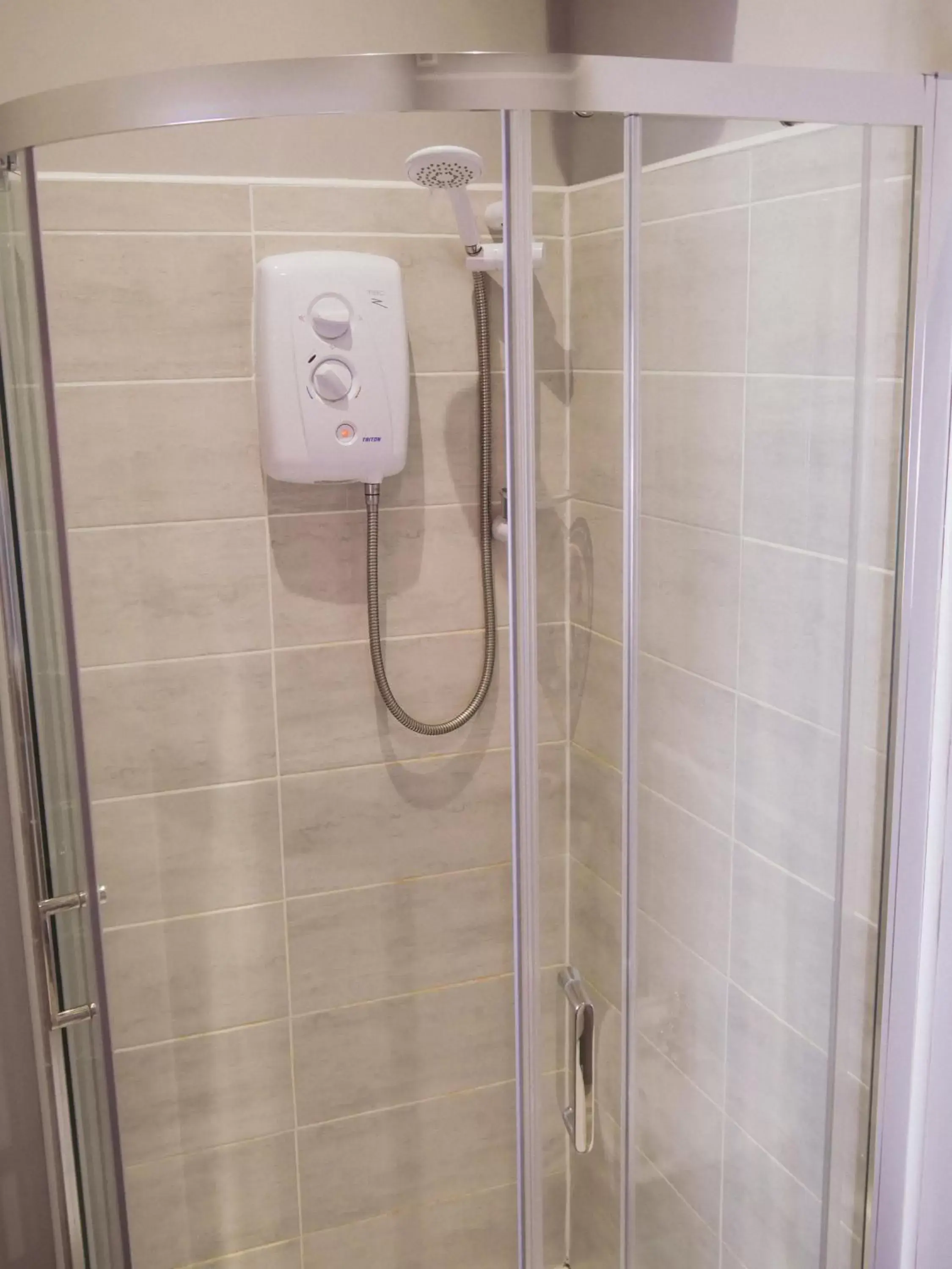 Shower, Bathroom in Hotel Anfield